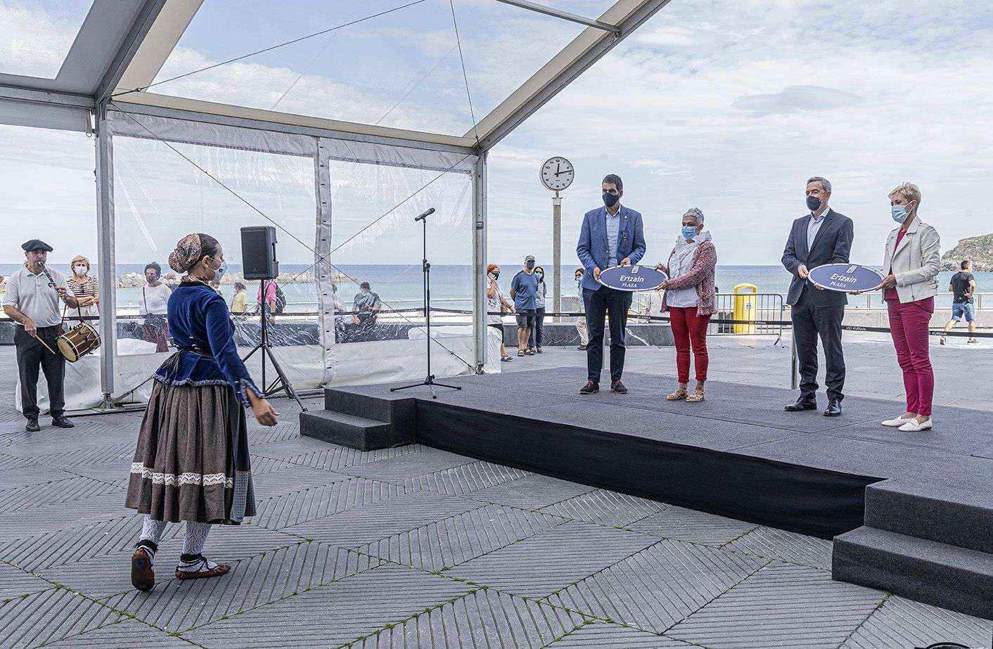 La ciudad de San Sebastián inaugura oficialmente la "Plaza de las Enfermeras"
