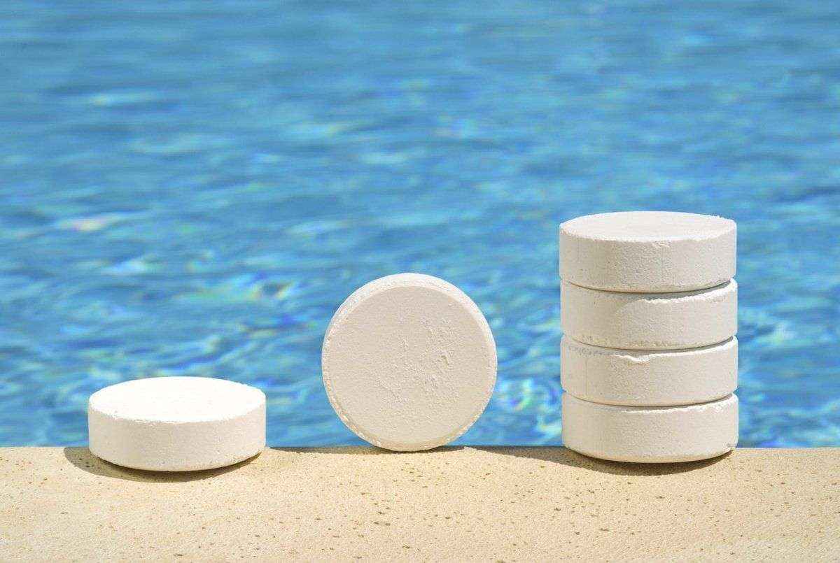 Productos químicos. Las precauciones que hay que tomar, según Piscinas Lara