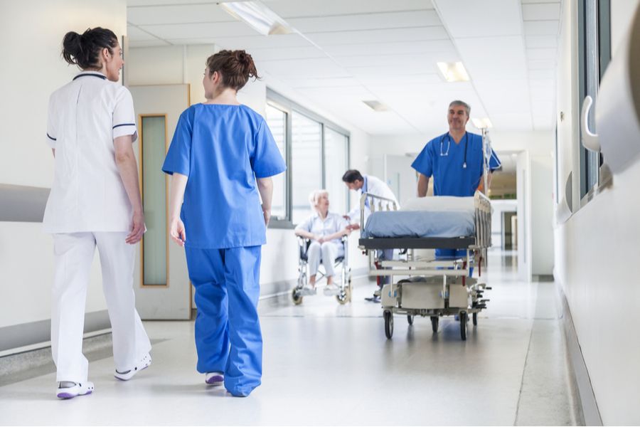 El sector sanitario registra uno de los mayores índices de retraso medio de pago en España