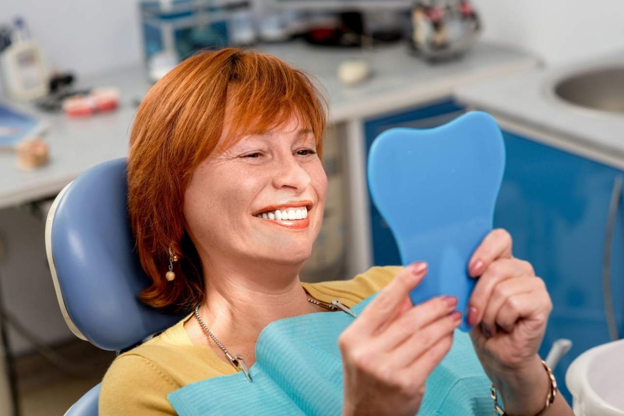 Helident: Implante dental profesional en Sevilla