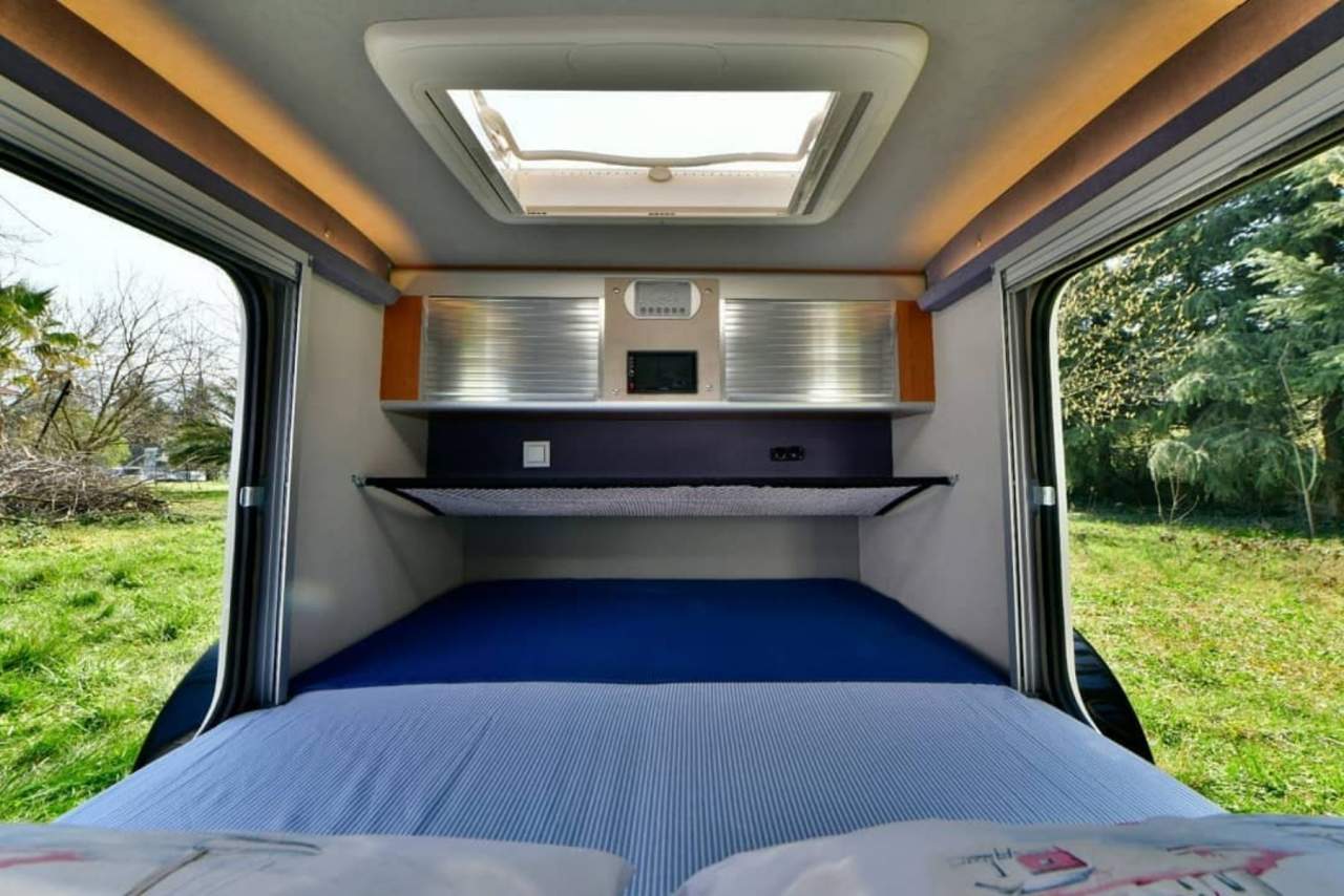 Viajar con caravanas pequeñas: conoce las mini caravanas por dentro