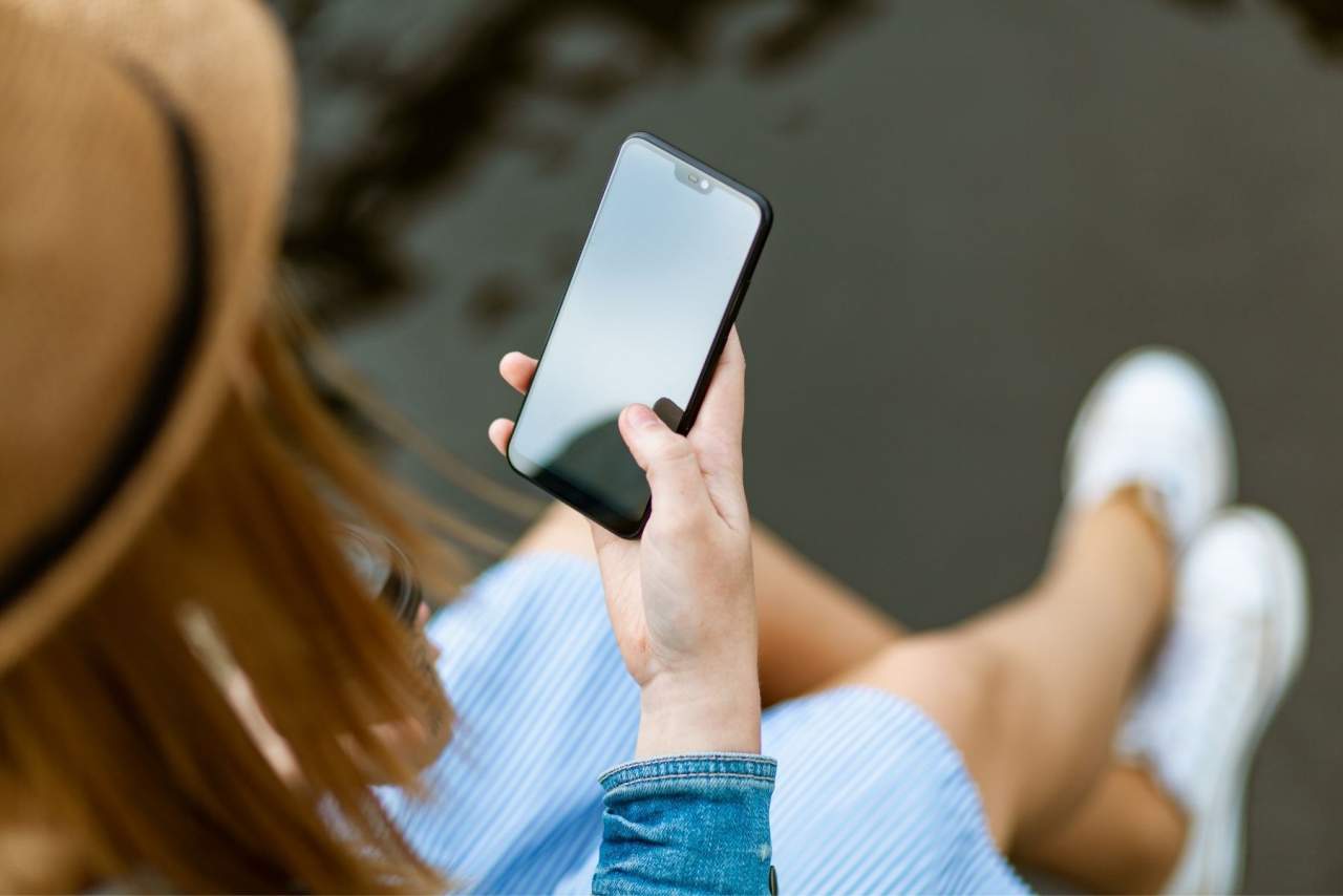 Servicios de telefonía móvil MovilFly