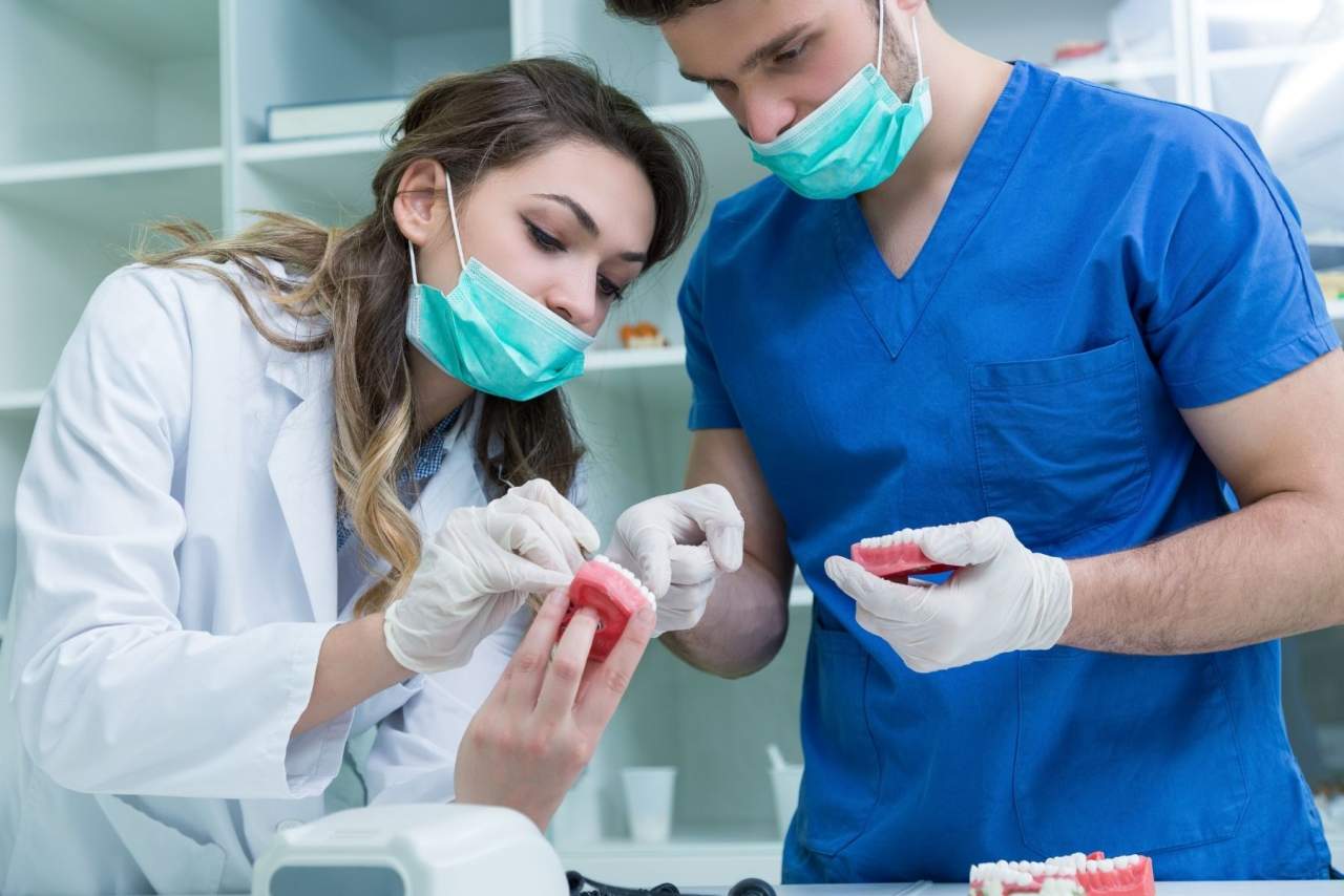 ¿Dónde realizar el curso de estética dental en España online?