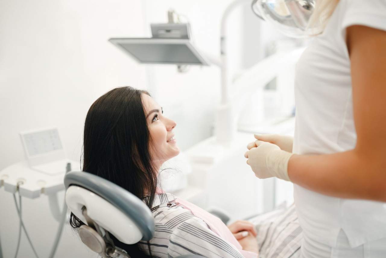 Implantes cigomáticos. ¿Qué son? ¿Por qué son populares? Clínica Helident