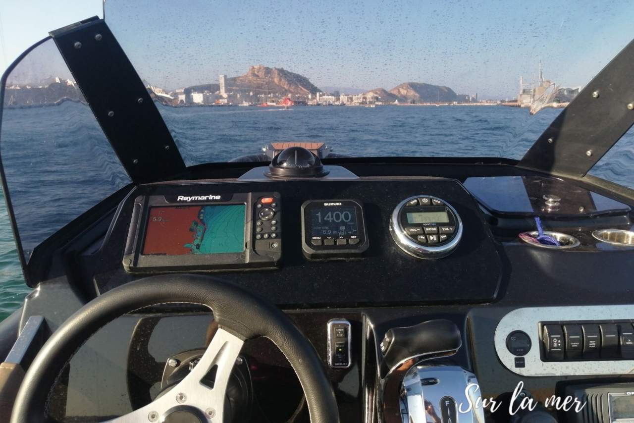 Alquiler de barcos en Alicante para disfrutar de una de las principales ciudades turísticas de España