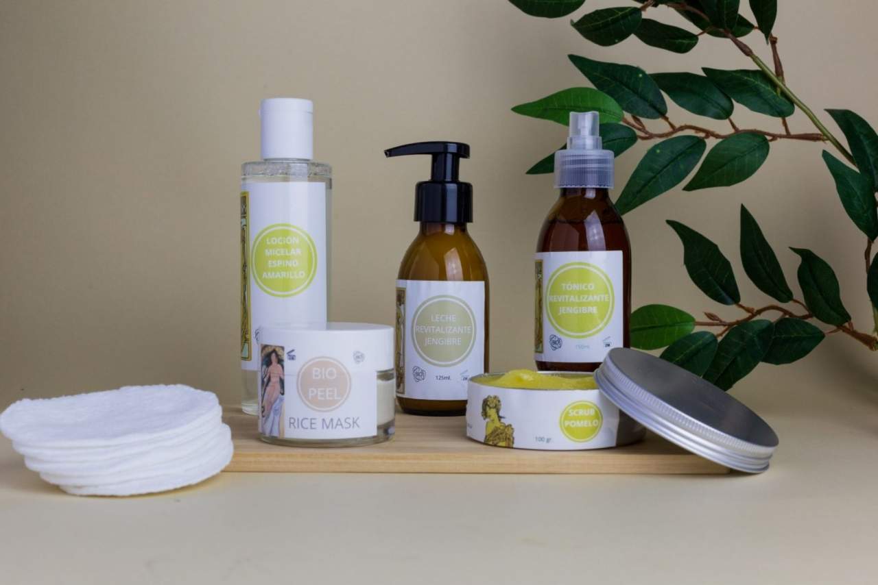 La marca de cosmética natural online diseñada por las doctoras Ciscar: Issim
