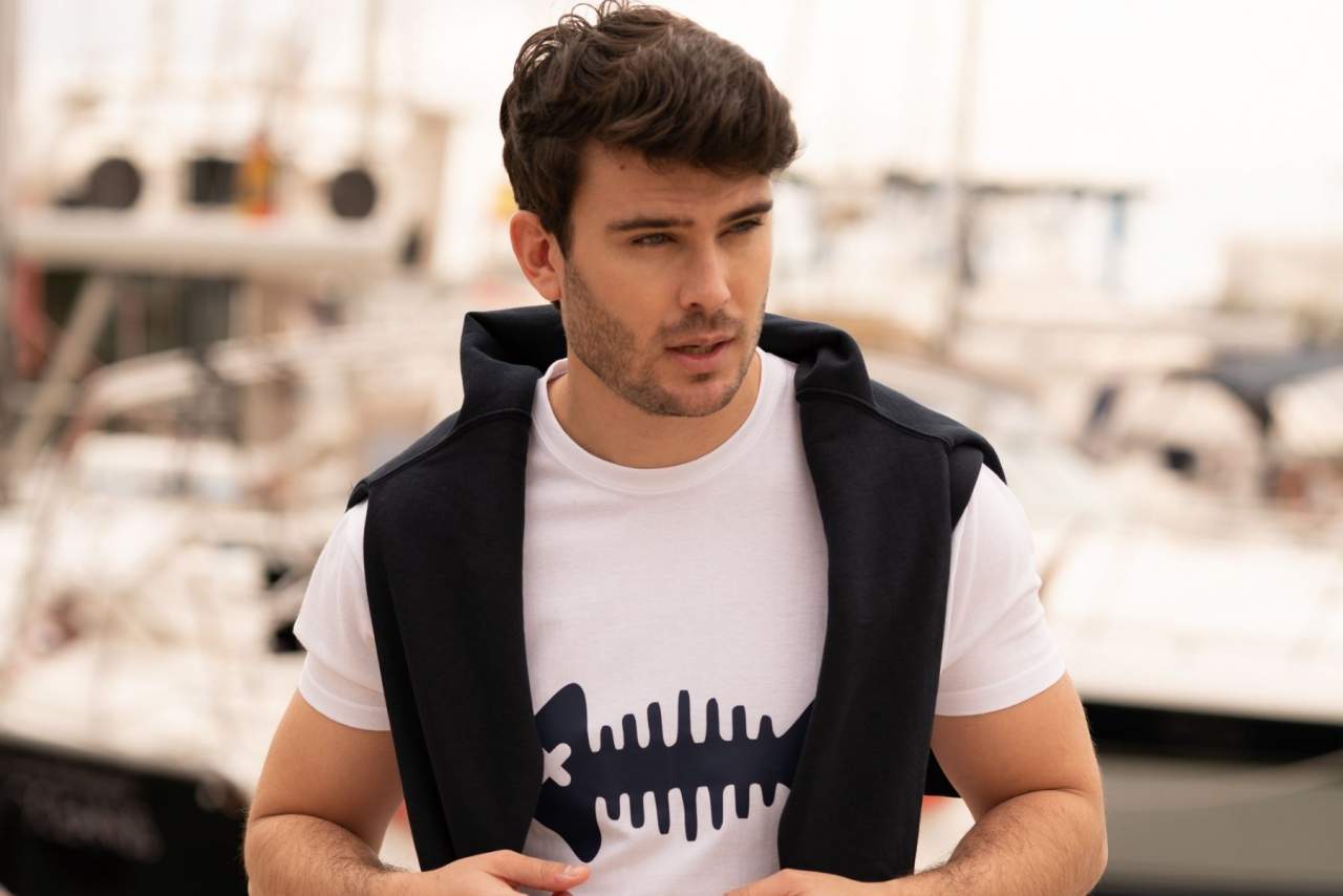 La camiseta raspa pescado Maiwa es tendencia