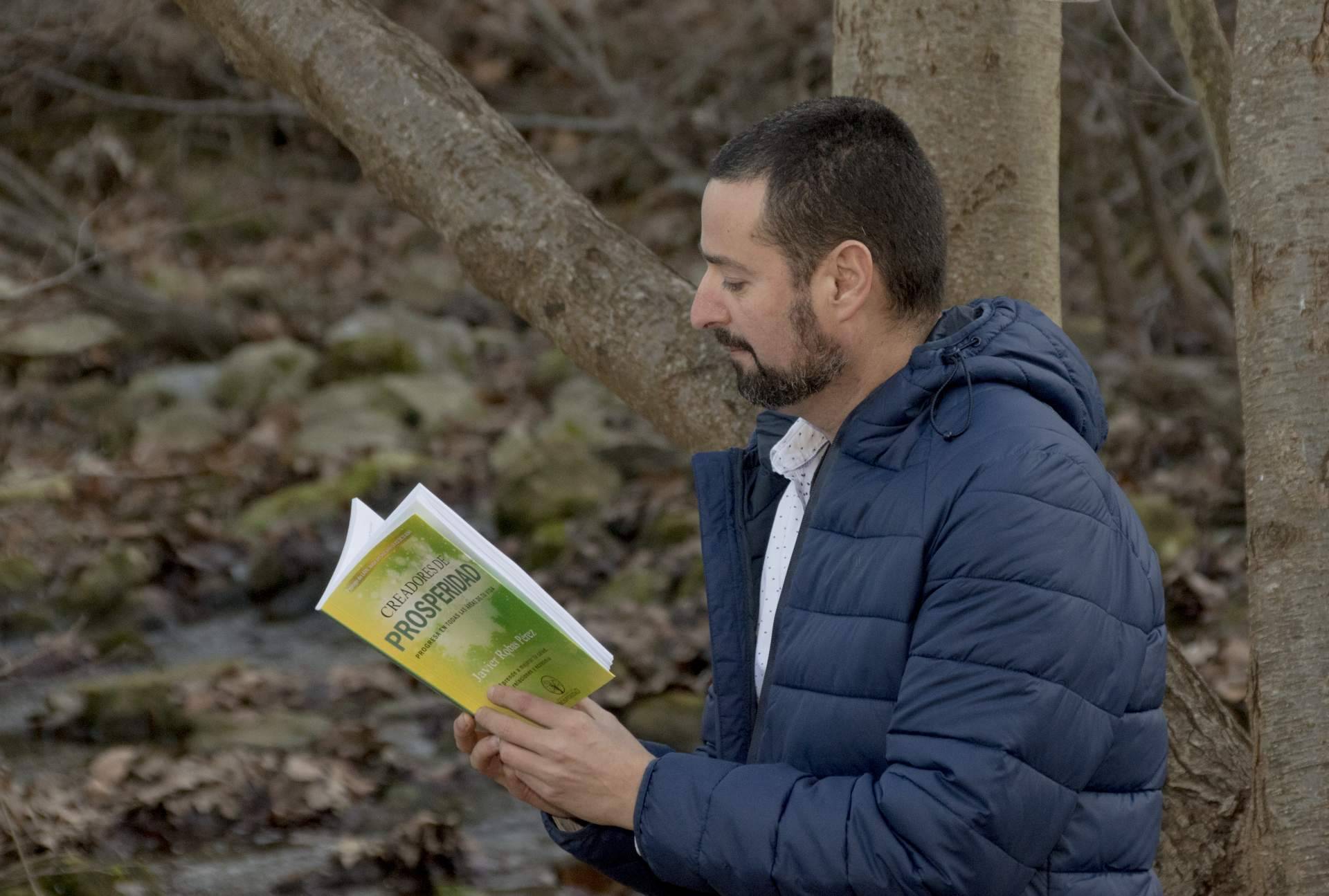 El reconocido escritor y maestro de Reiki, Javier Robas, presenta los mejores libros de autoayuda