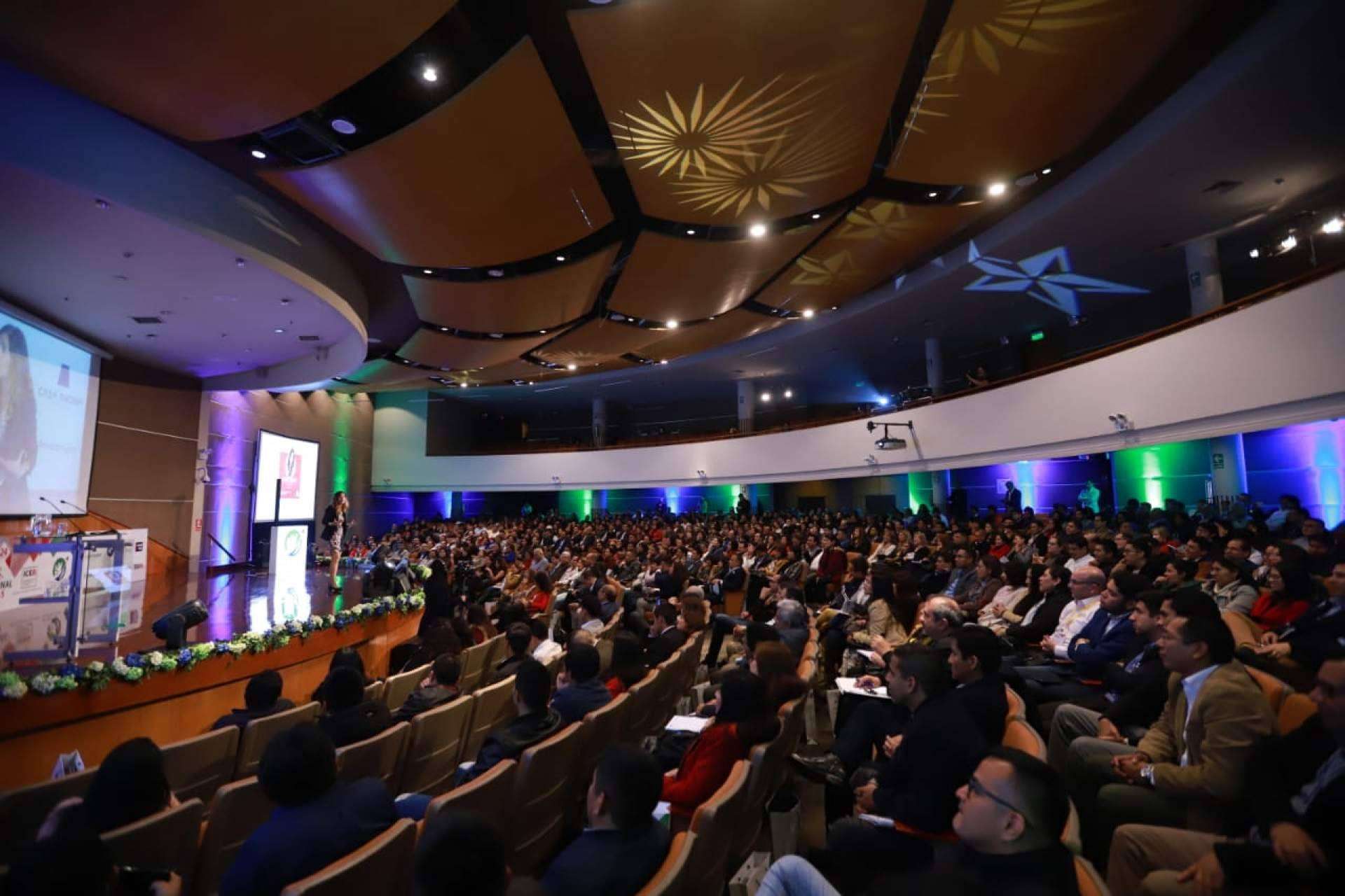 Mónica Galán Bravo, experta en ejercicios para aprender a hablar en público