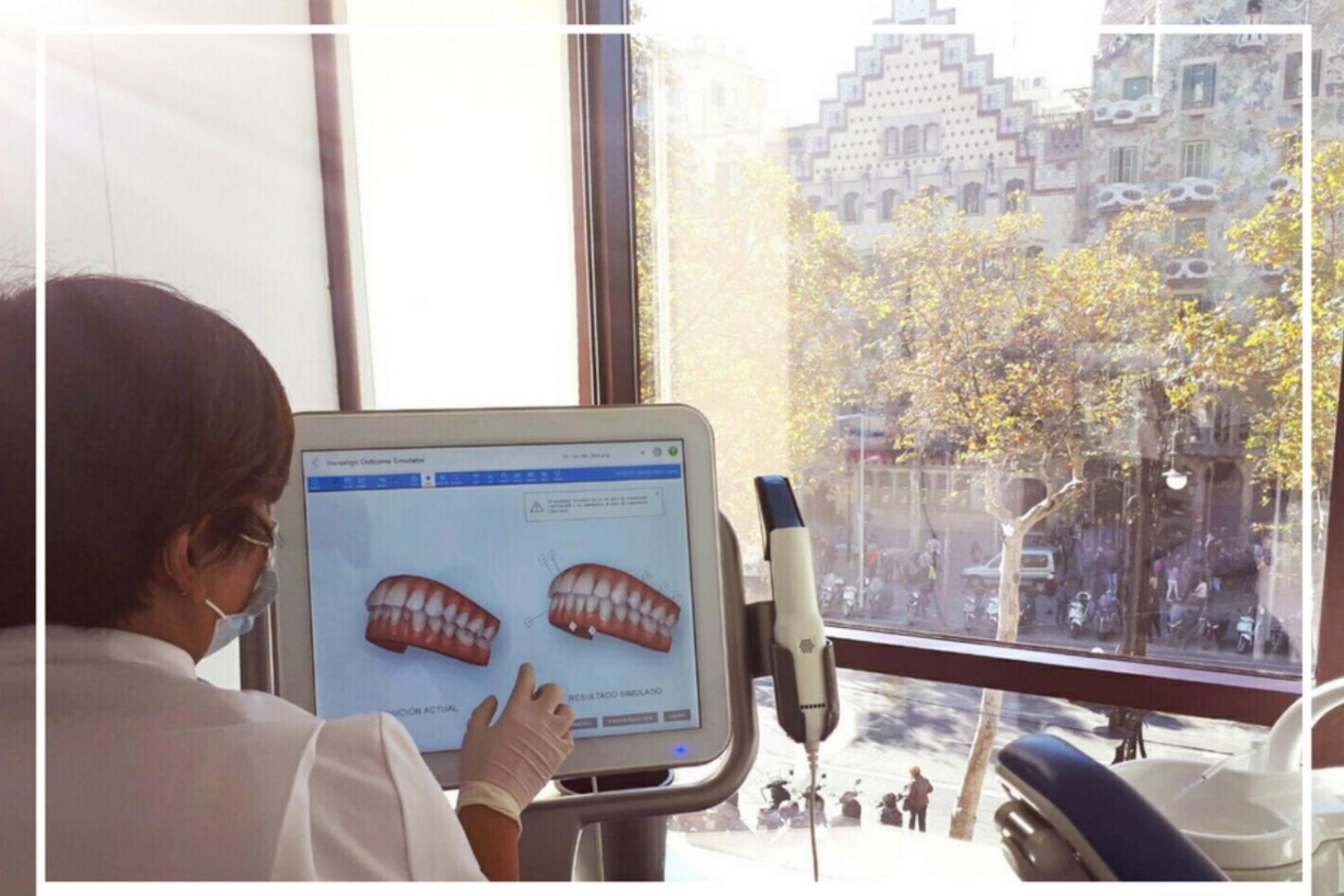 La única clínica en Barcelona especializada en ortodoncia invisible Invisalign® es la Clínica de Ortodoncia Mariana Sacoto Navia