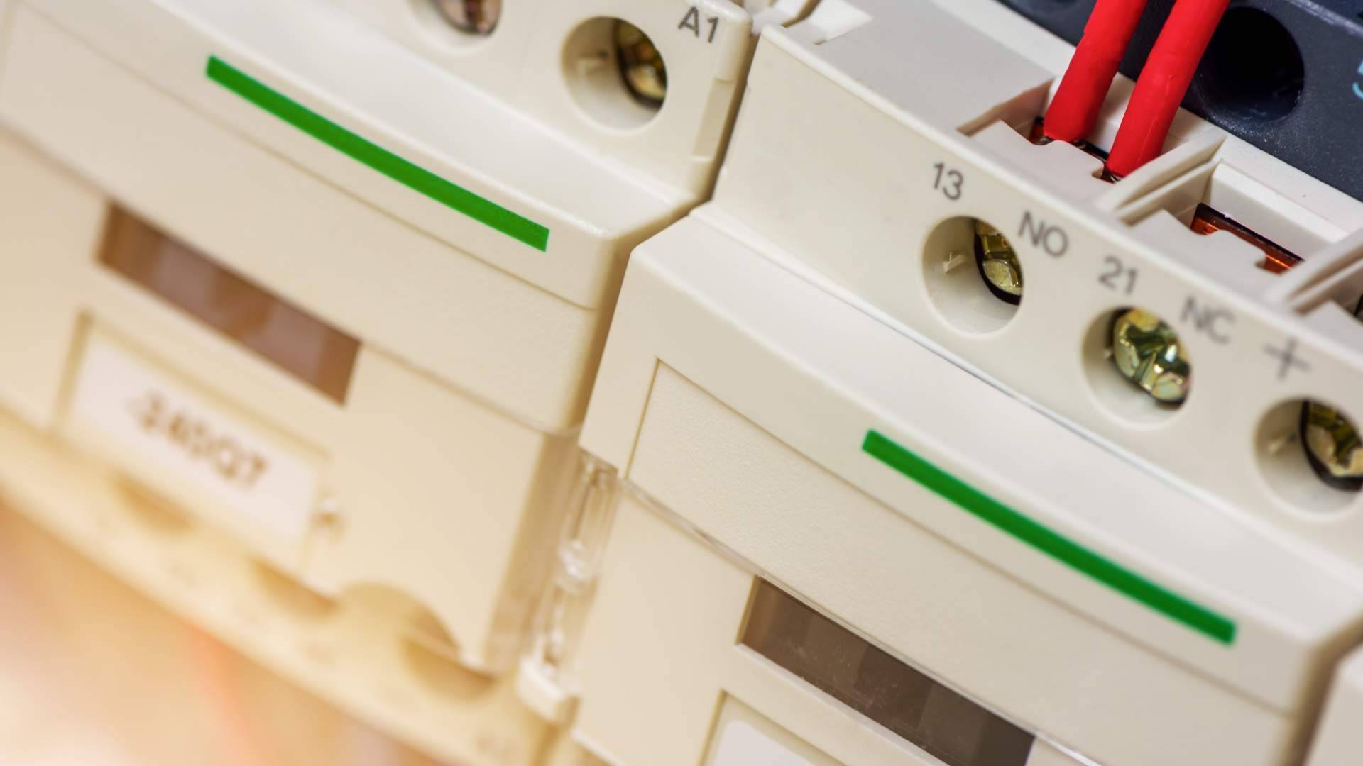 Los diferentes tipos de contactores más seguros, por Cadenza Electric