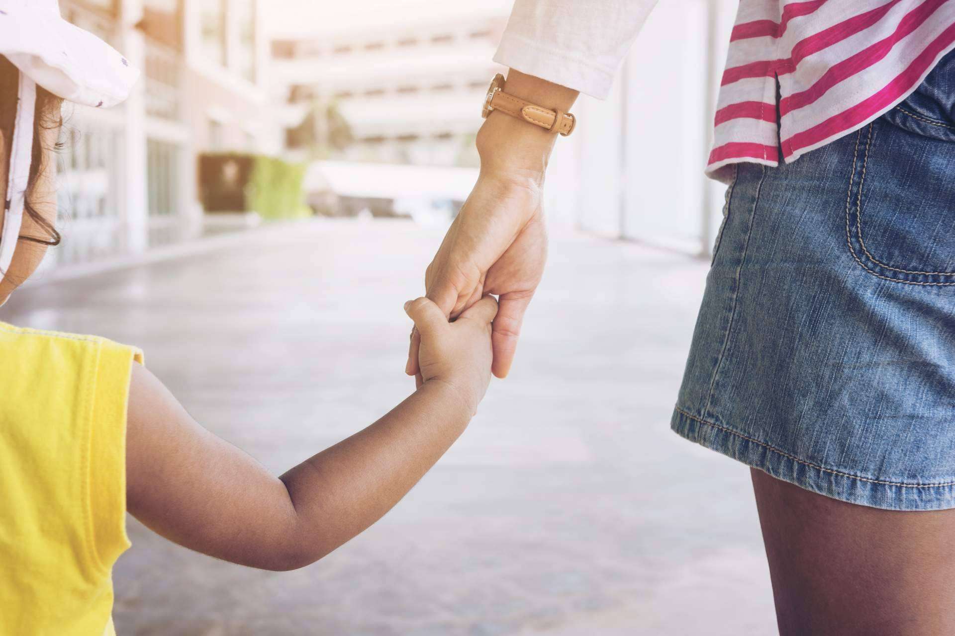 ¿Qué es el permiso de residencia por hijo español?: Migrow