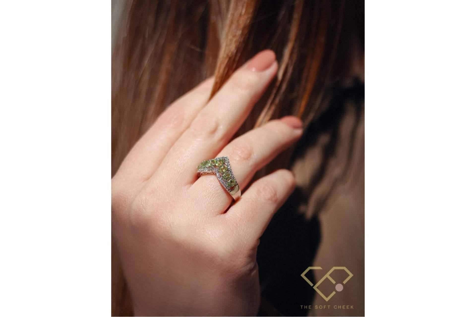 The Soft Cheek: extenso catálogo de piedras preciosas con gemas brillantes
