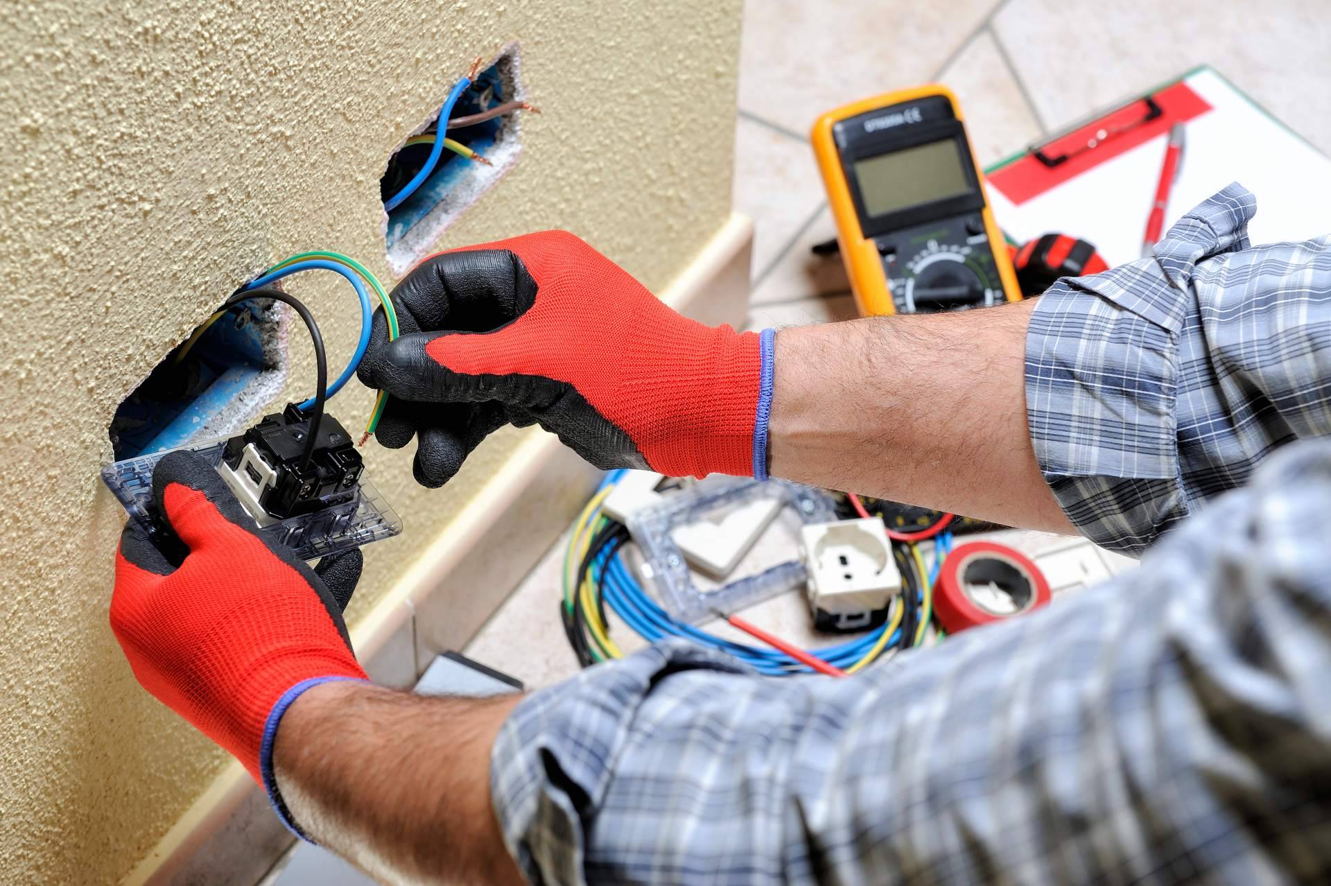 Las ventajas de encontrar electricistas profesionales en Málaga gracias a Trabajo Autónomos