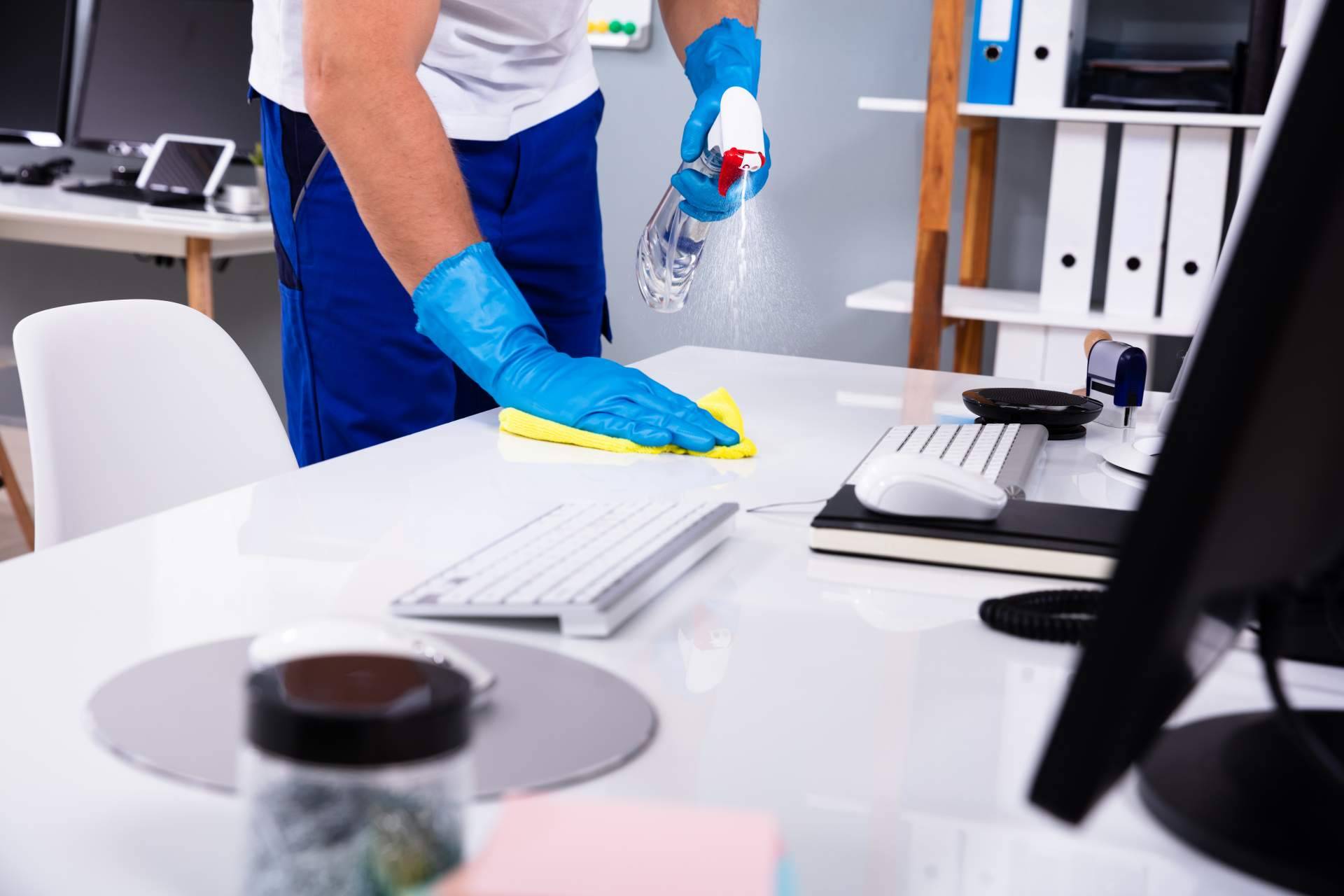 La empresa de limpieza multidisciplinar de gran servicio en Sevilla y Valencia es Amerital Servis