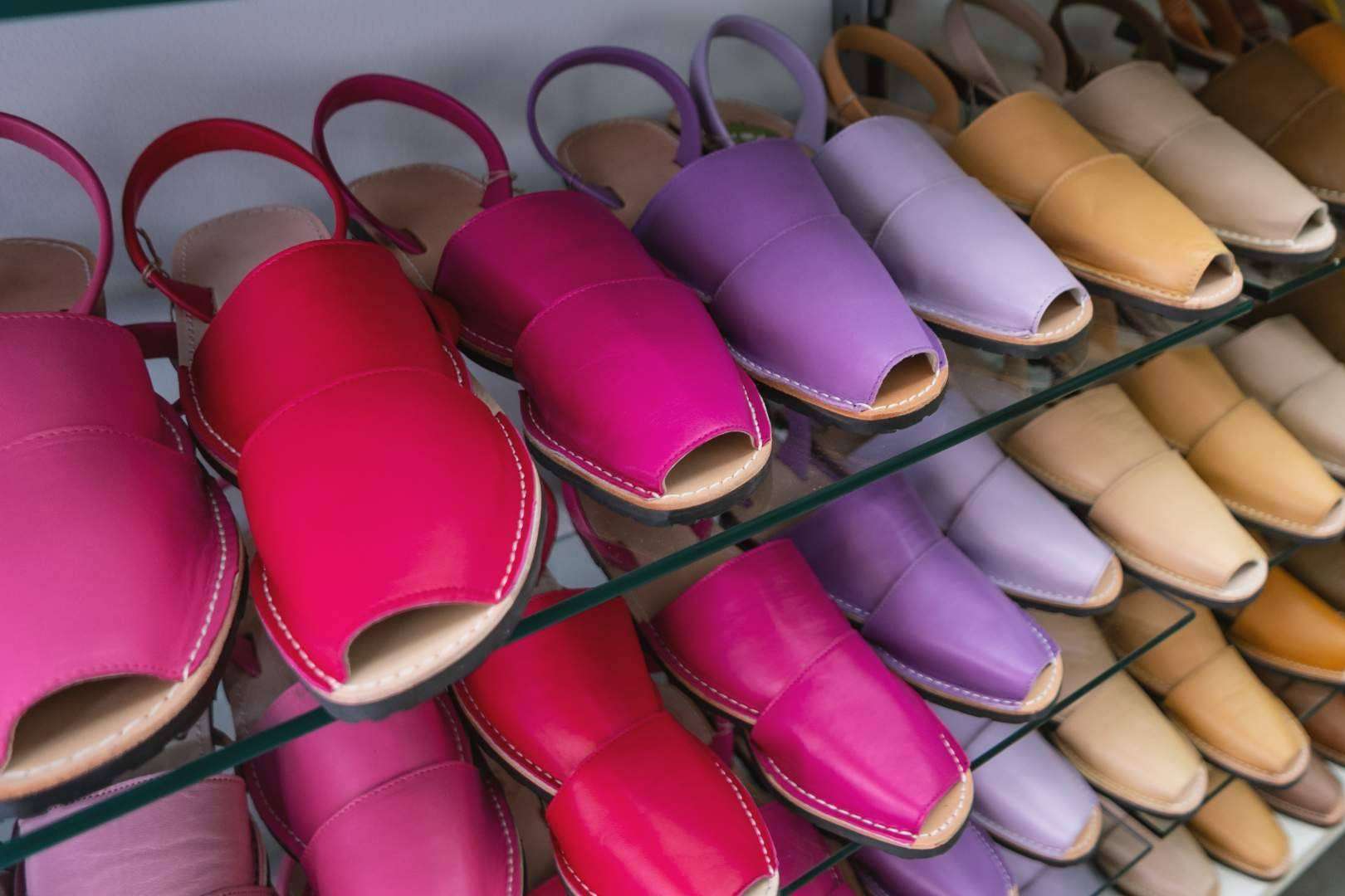 Bouttye Online Shoes ofrece un amplio catálogo de abarcas menorquinas