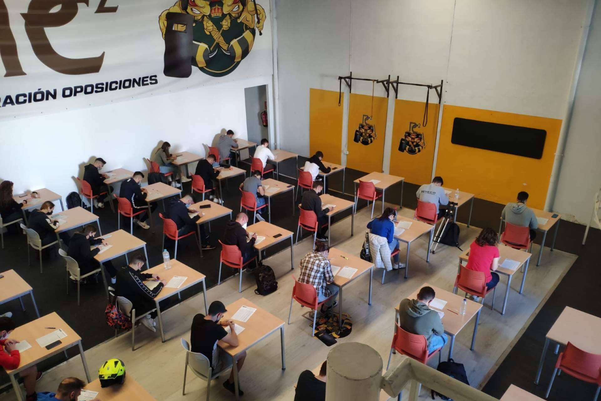 Elevados índices de aprobados en la academia para opositores de Policía Nacional y Guardia Civil, PC2