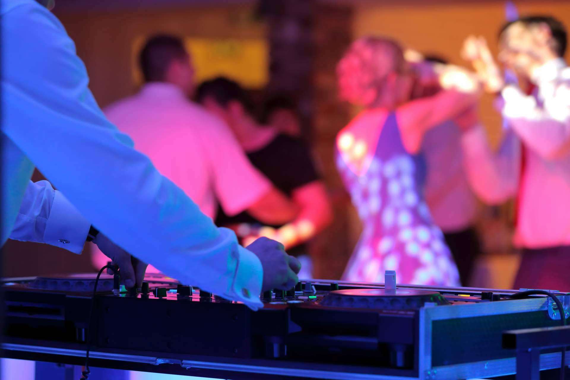 Música y DJ para bodas con Iñaki Musik