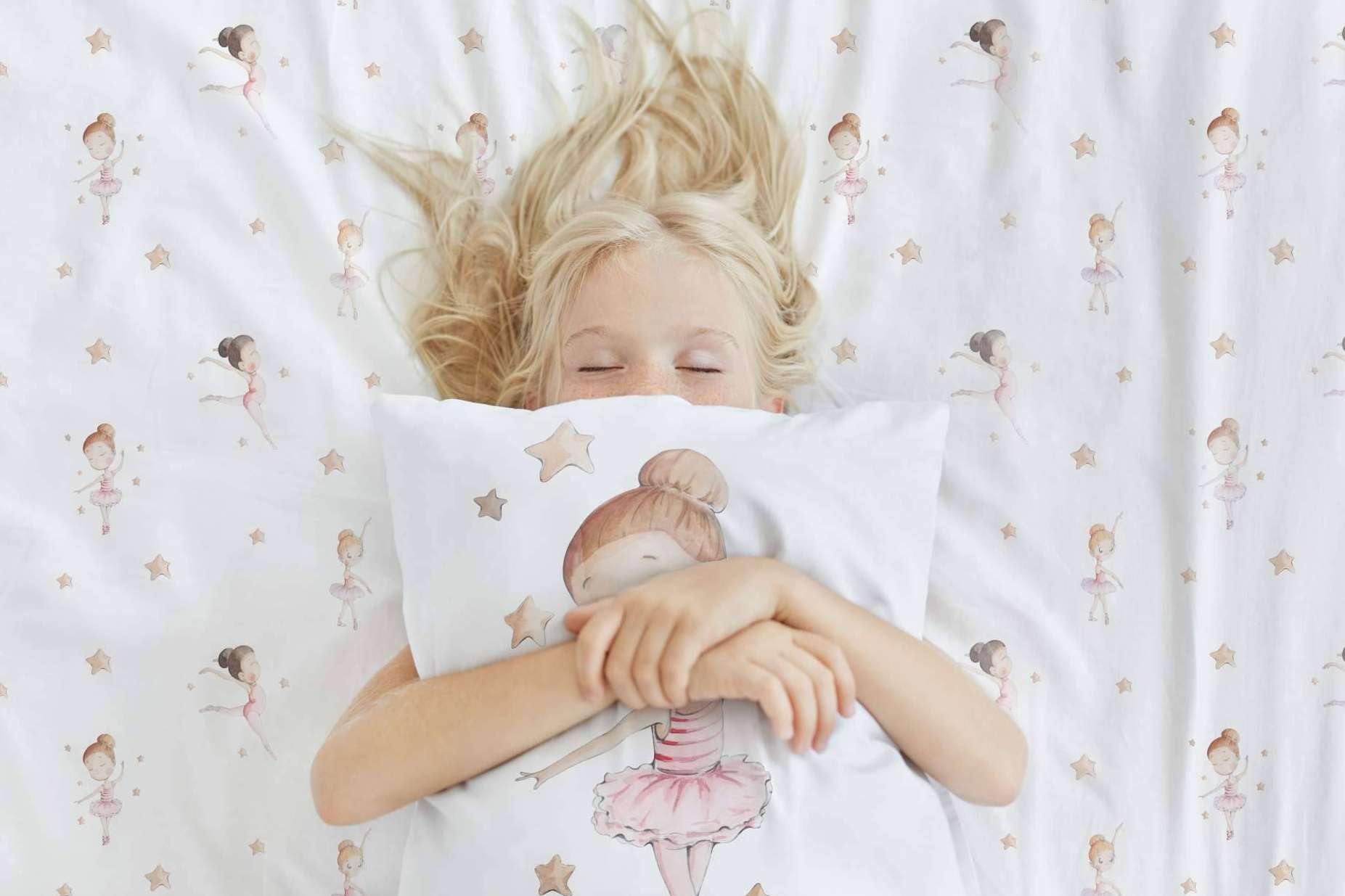 Decorar la habitación de los más pequeños con la colección nueva y textiles de Sueños de Cigueña