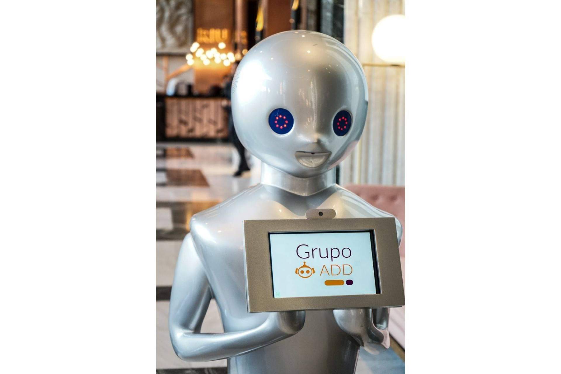 Futura Vive presenta el robot recepcionista entre la oferta de soluciones tecnológicas innovadoras