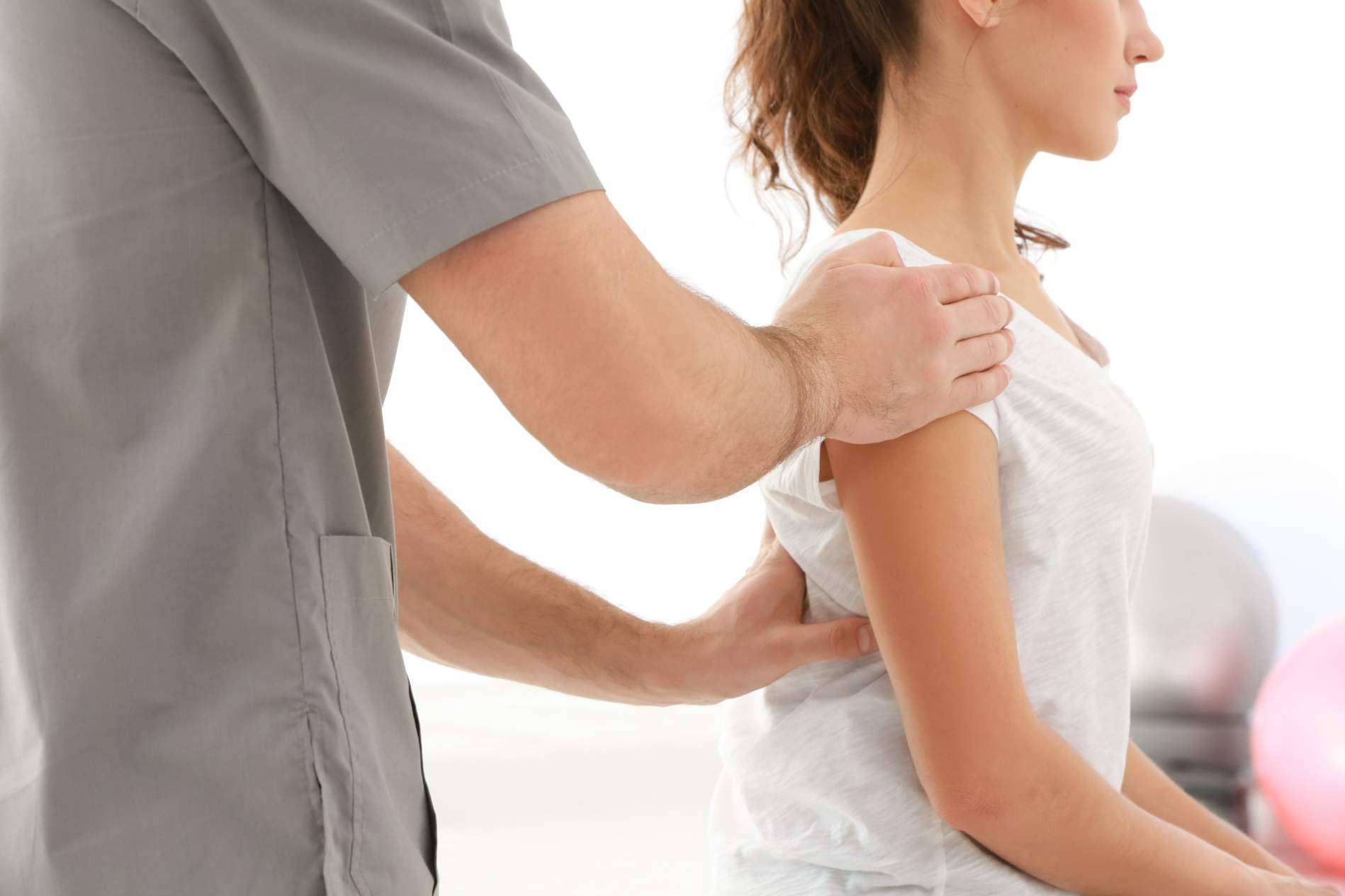 La fisioterapia de Clínica Viasalud se establece como una solución eficaz ante el dolor lumbar