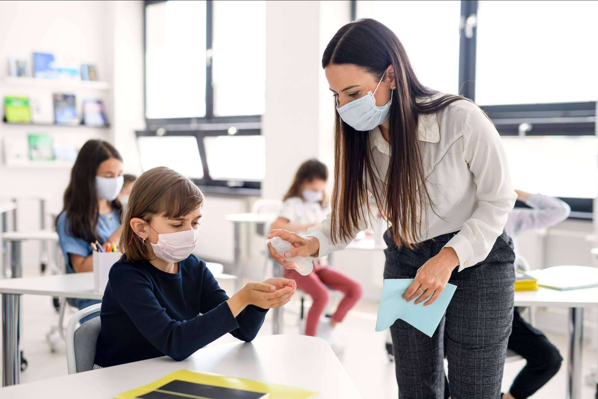 Adaptarse a la nueva normalidad del COVID-19: Clínicas VDS explica cómo se lleva a cabo el control en los lugares de trabajo y escuelas
