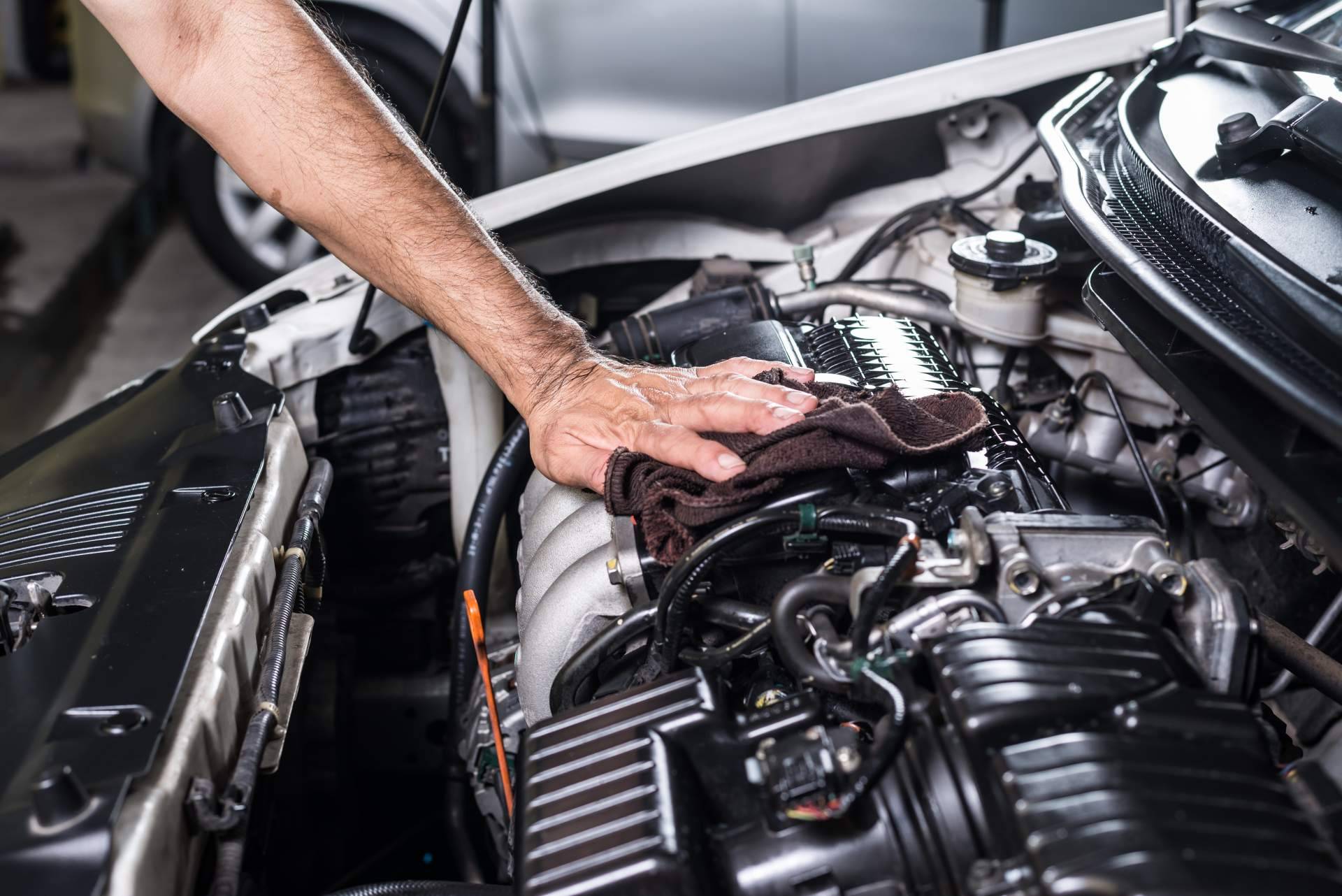 Denikey garantiza la reparación de centralitas de motor de calidad