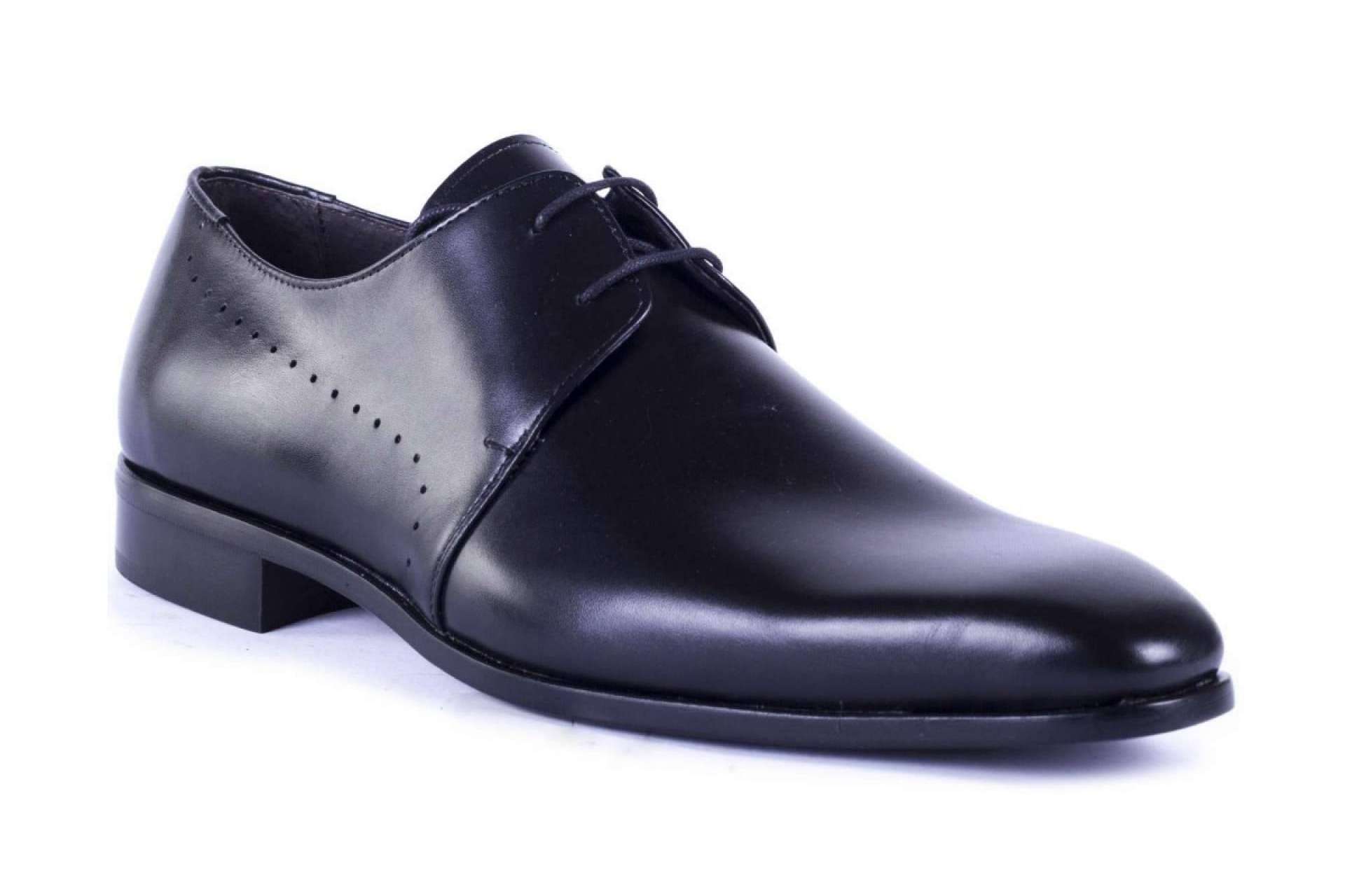 El complemento perfecto para el hombre actual son los zapatos Derby de Ortiz & Reed