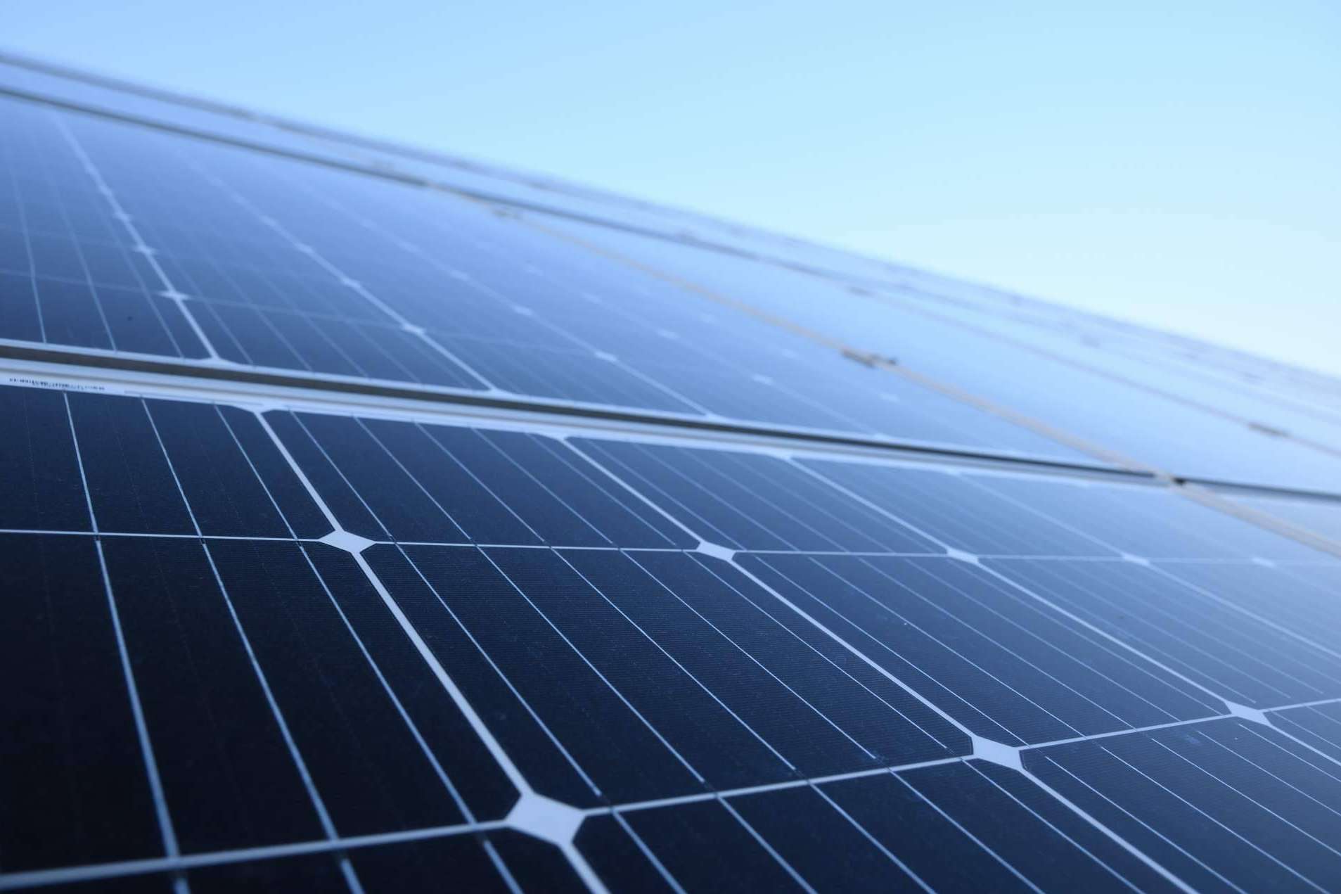 Ingeniería MASRED: las industrias apuestan por las placas fotovoltaicas