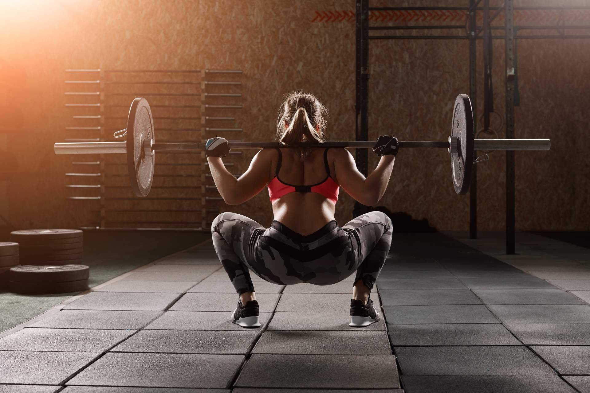 Beneficios del entrenamiento de pesas en la mujer con PmteamWomanFit