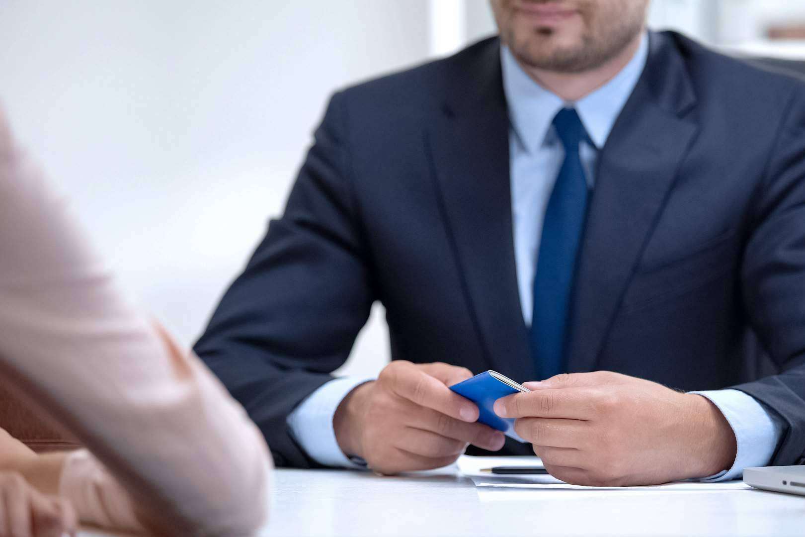Migrow dispone de recursos contra denegaciones de visados por los consulados españoles