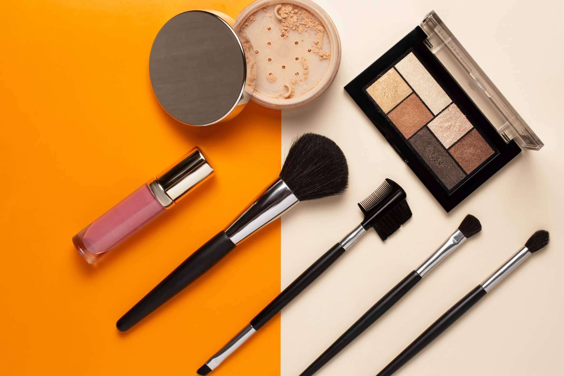 Tus Compras de Confianza ofrece un amplio catálogo de cosmética tanto labial como para ojos