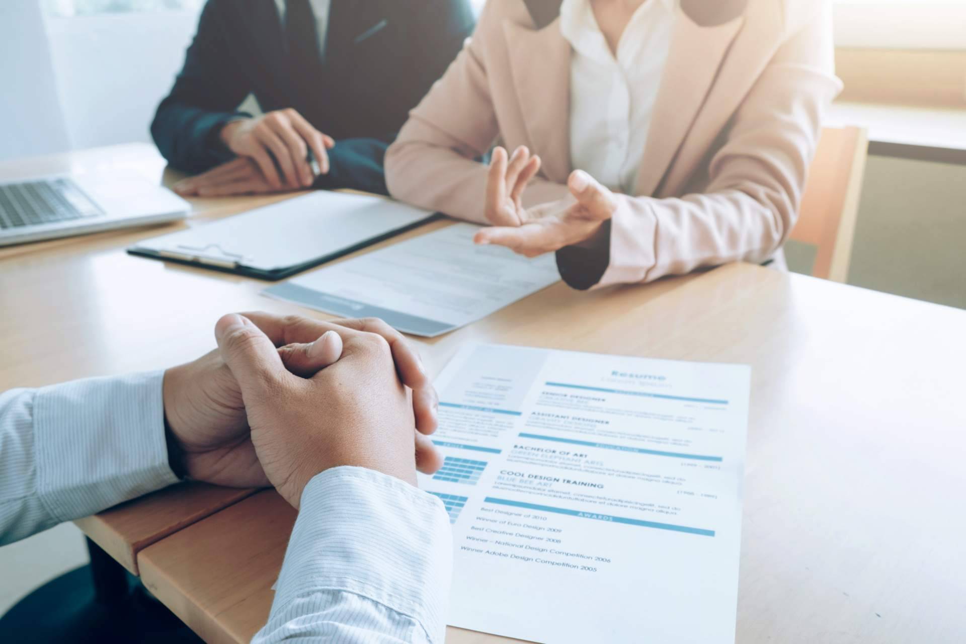 Las recomendaciones de CVapp para adaptar el currículum y destacar en las ofertas de trabajo
