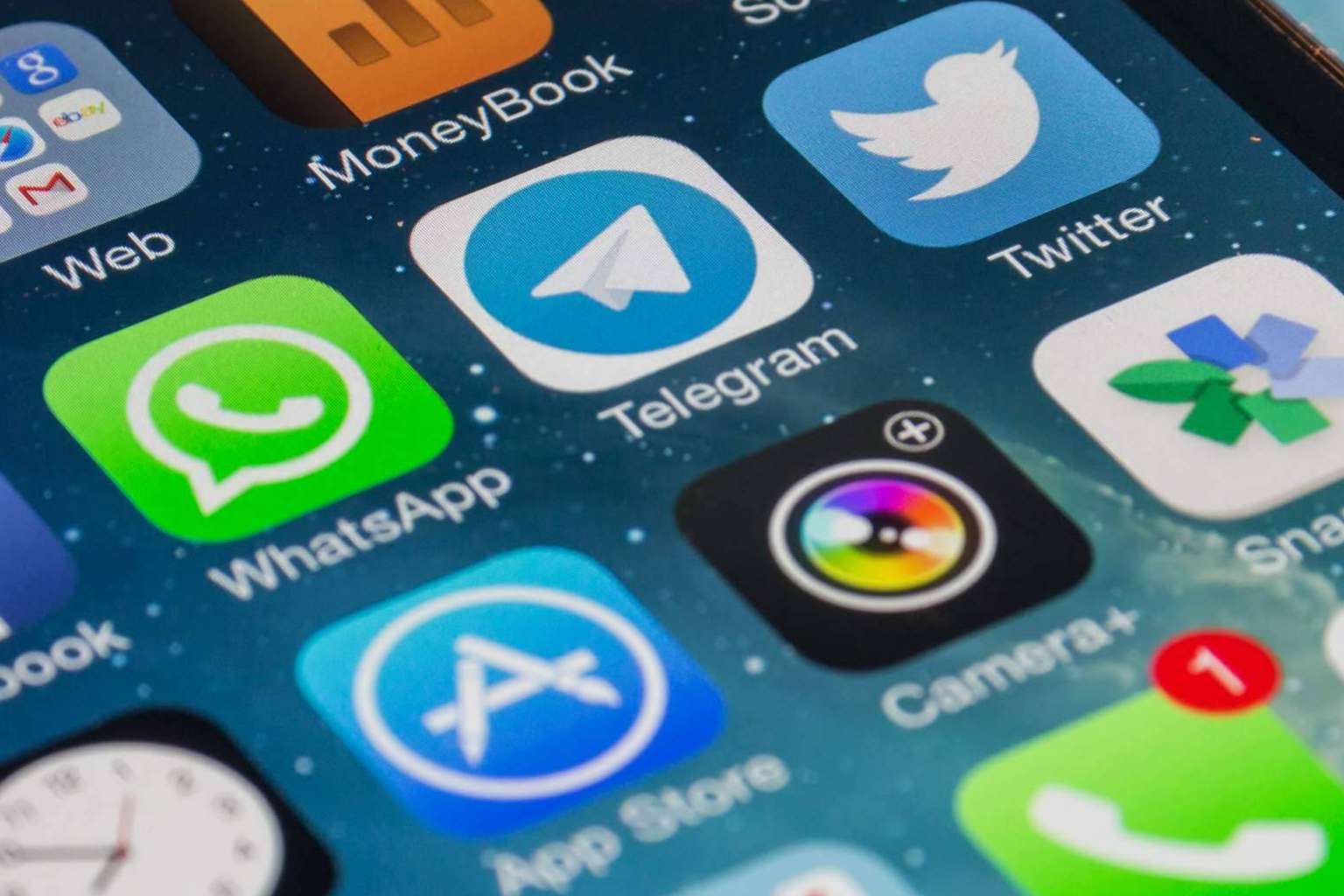 La innovación tecnológica de la compañía Hallon también llega a sus clientes a través de mensajería móvil