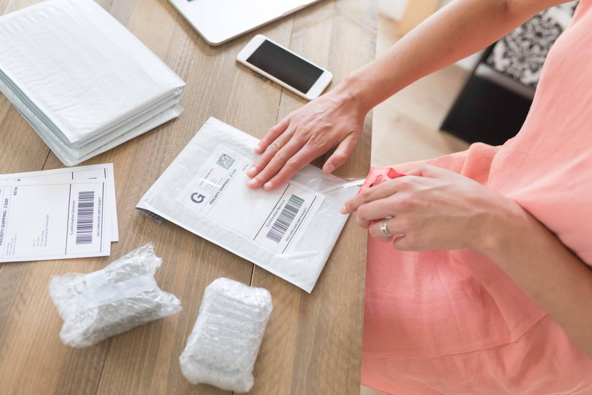 El material para embalaje de Compra Etiquetas, disponible en su página web