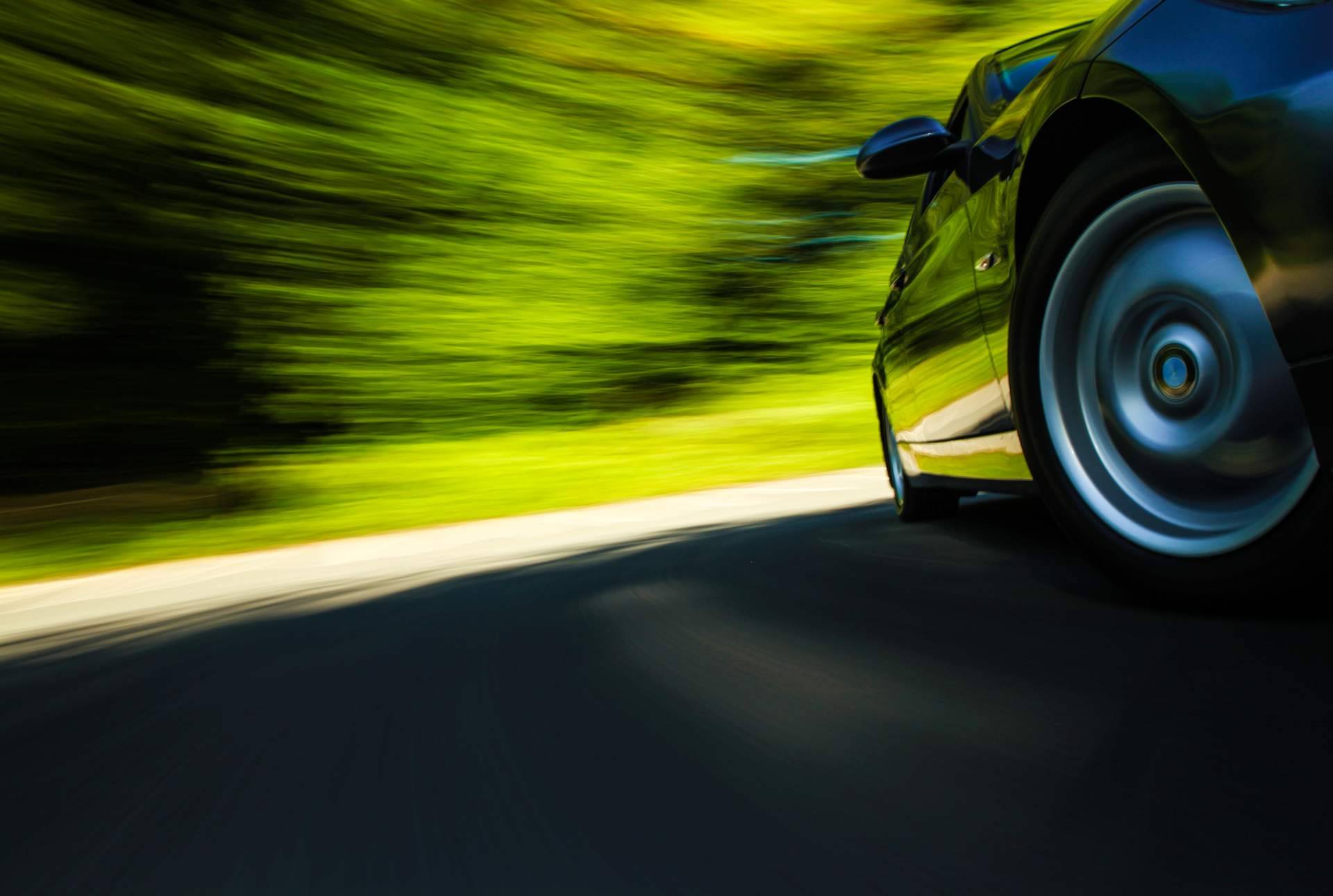 Los beneficios de aumentar potencia coche mediante la reprogramación del vehículo con la empresa Denikey