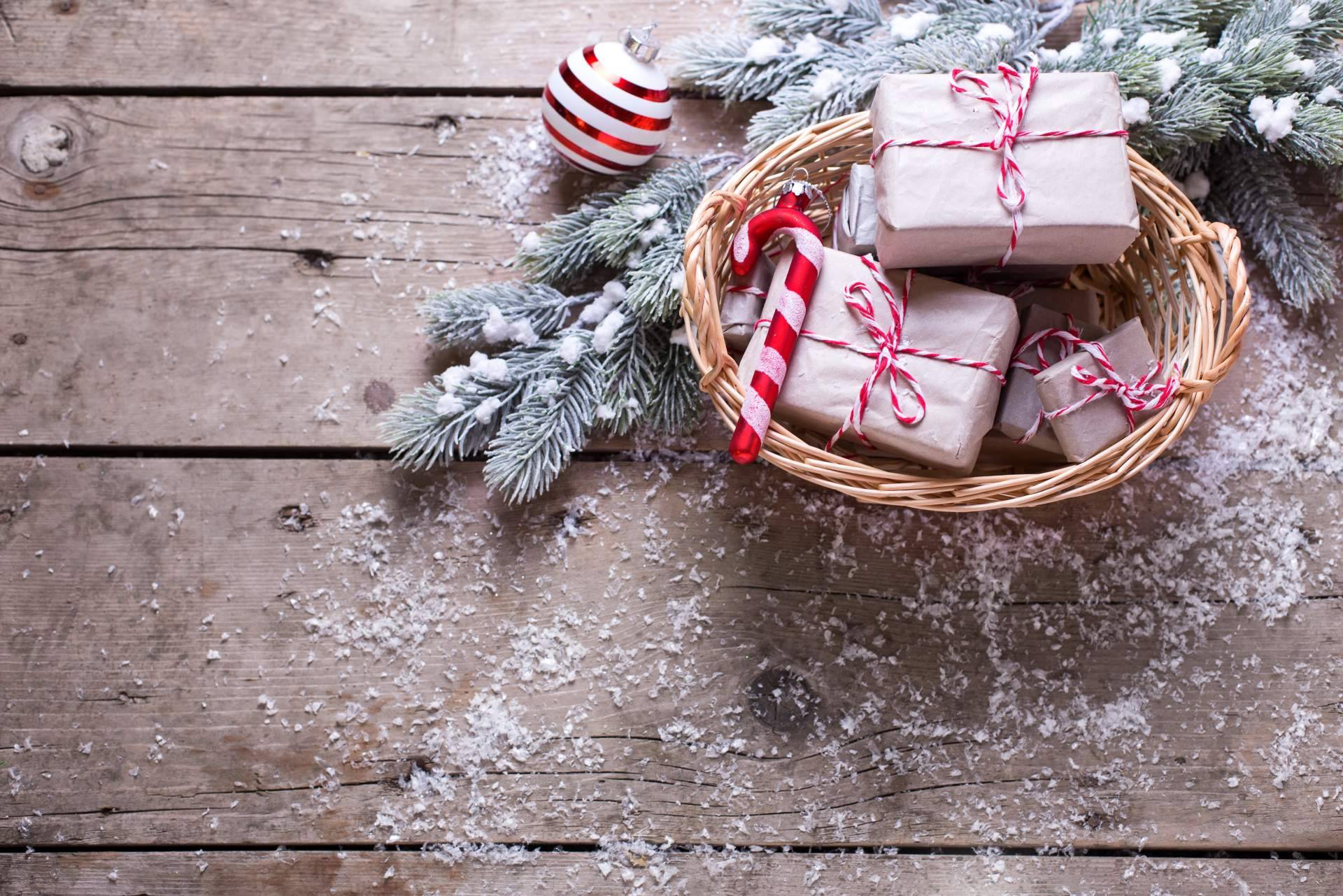 Los packs navideños de regalos de Cosmetics Tenerife incluyen belleza, salud y sonrisa