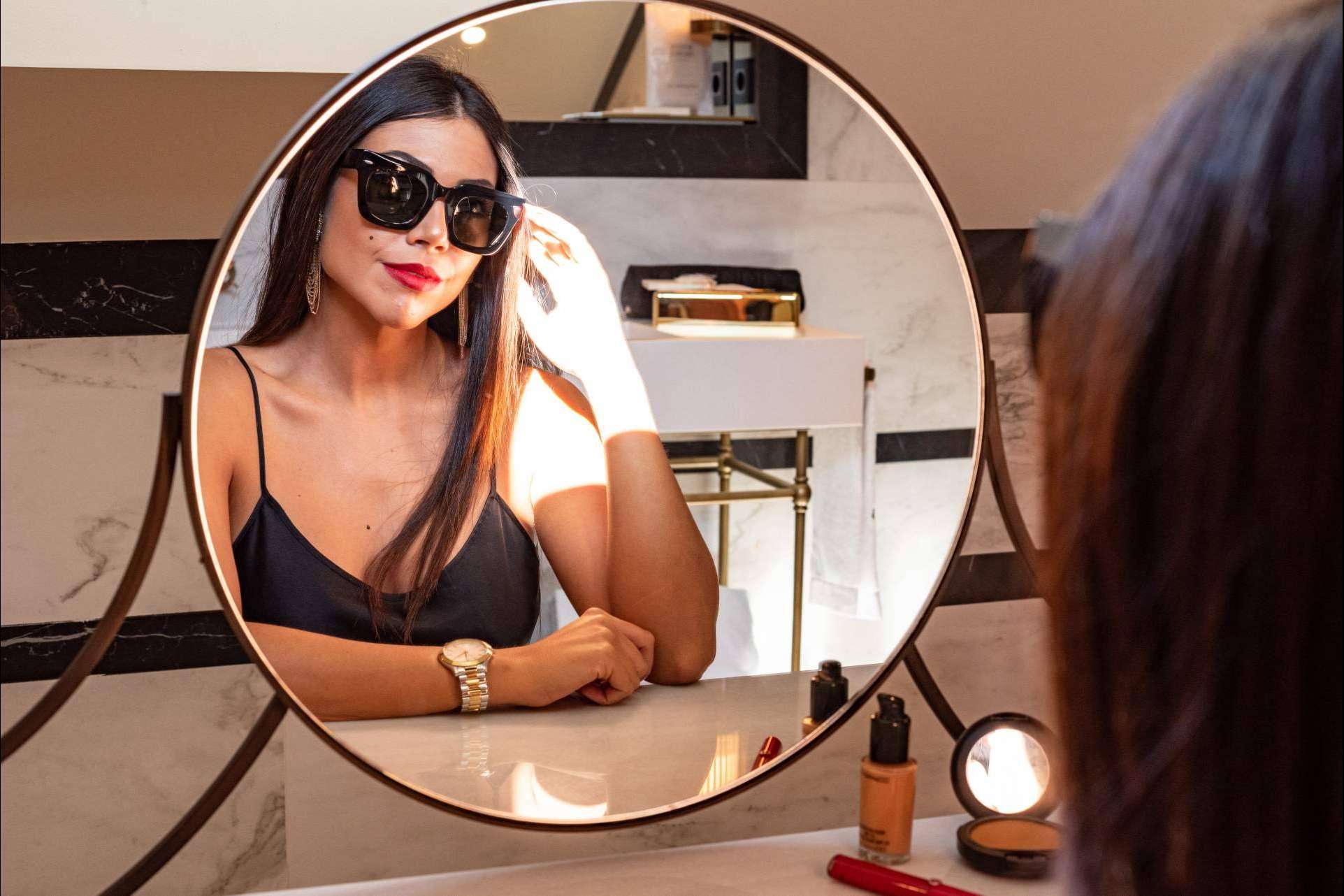 Las últimas tendencias en gafas de sol están disponibles en la tienda online SunBahs