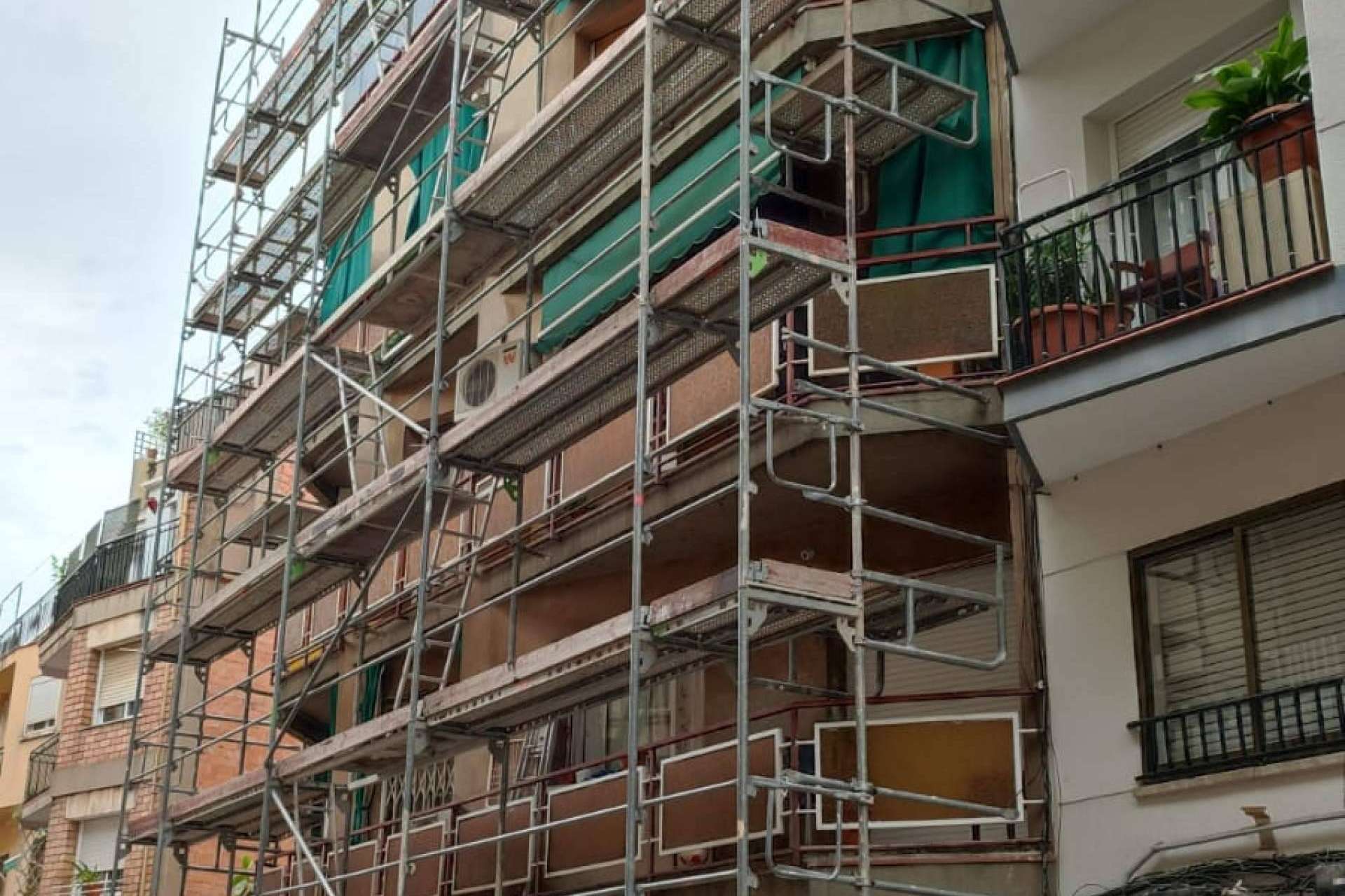 TusAndamiosBarcelona es una empresa especialista en alquiler de andamios