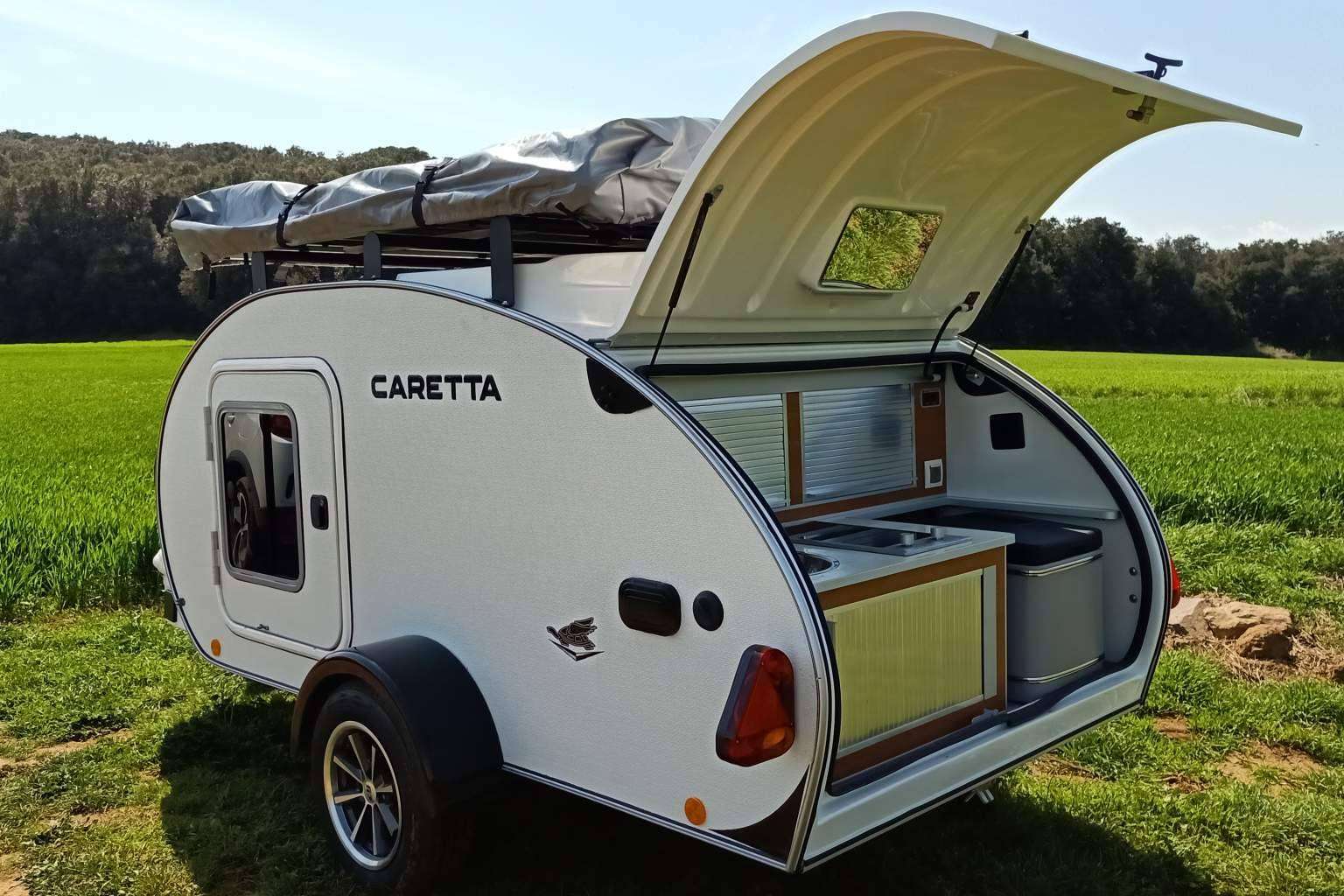 Minicaravanas.com, el remolque camper destaca por su diseño deportivo que se adapta a todos los ritmos de vida