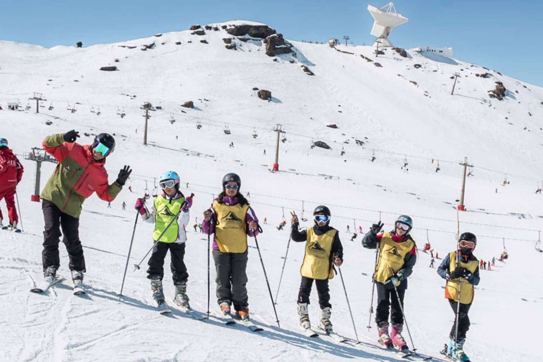 Snowmotion ofrece clases y alquiler de equipos de snowboard y esquí