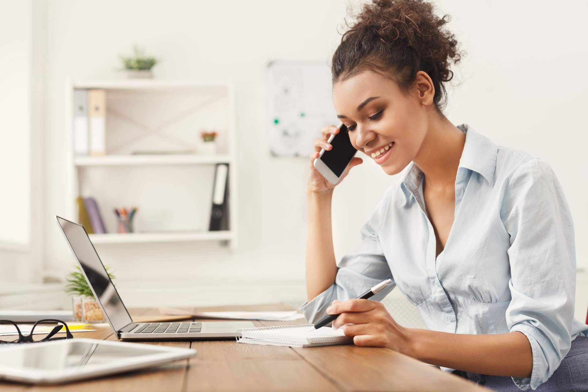Una solución para aprender inglés vía telefónica es el método Ring Teacher