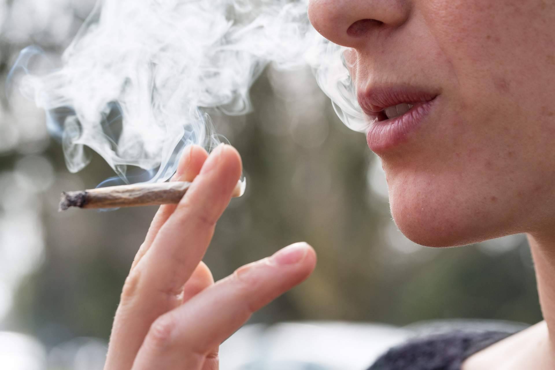 Cómo dejar la marihuana gracias a la terapia que realiza Luis Miguel Real
