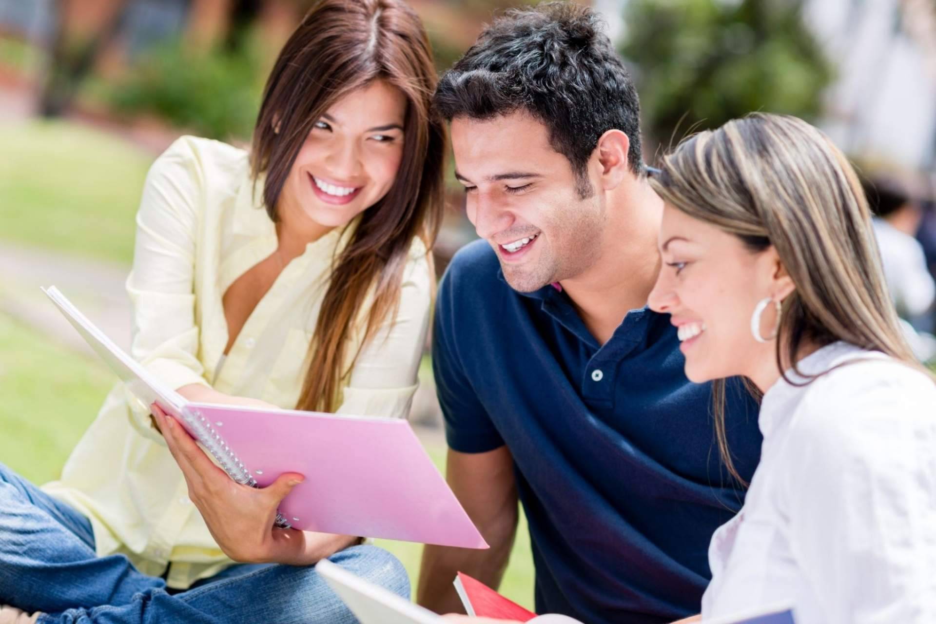 Los servicios que ofrece Estudia Seguro para estudiar en España