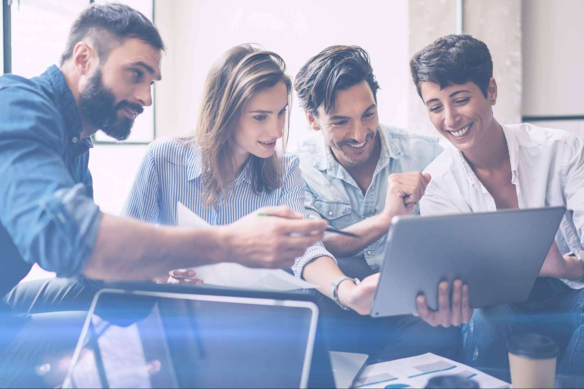 Expertos en soluciones de marketing digital Valladolid para las empresas con El Abuelo Mirando