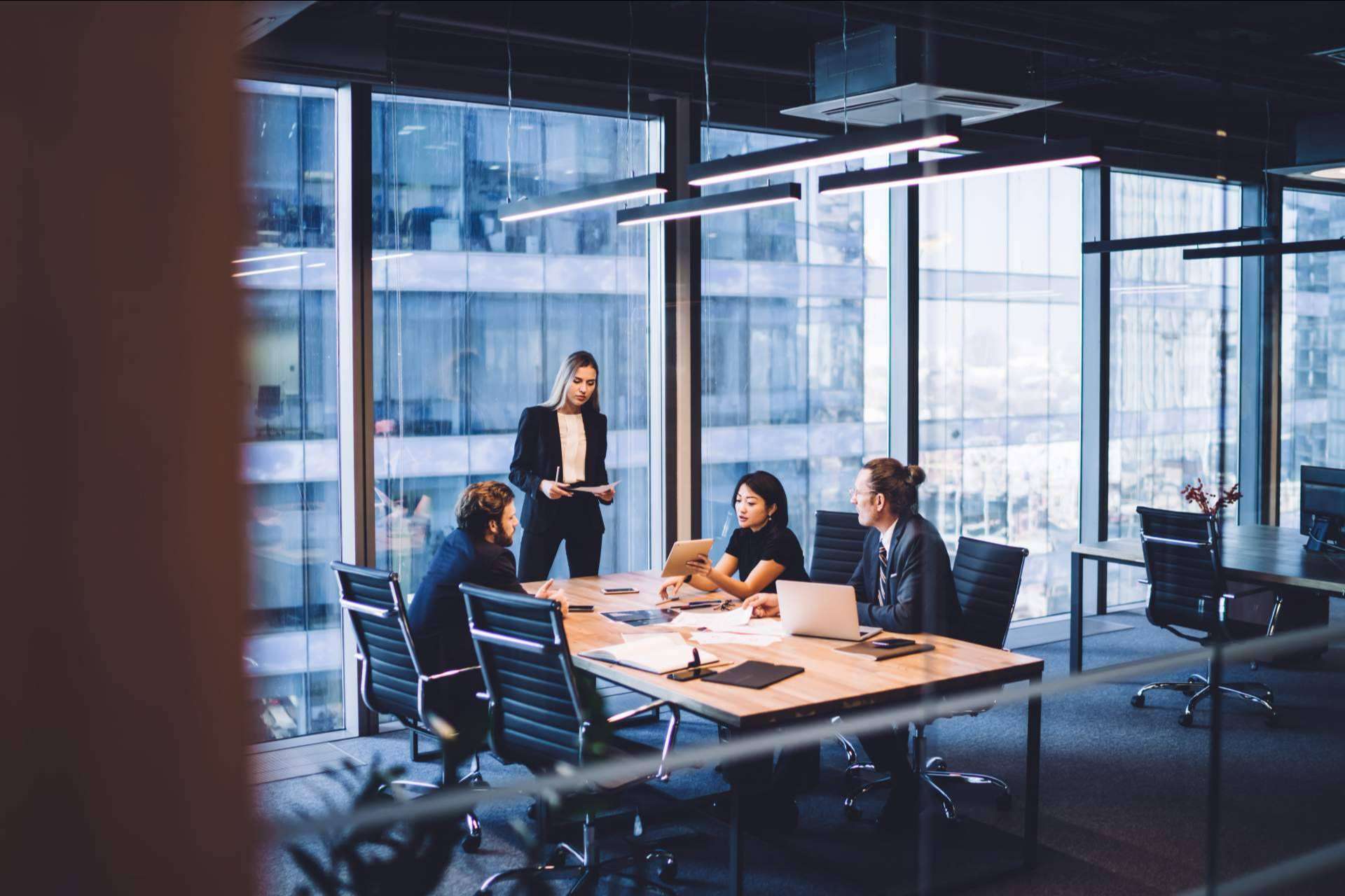 La agencia de marketing digital Valladolid referente en servicios integrales para las empresas, El Abuelo Mirando