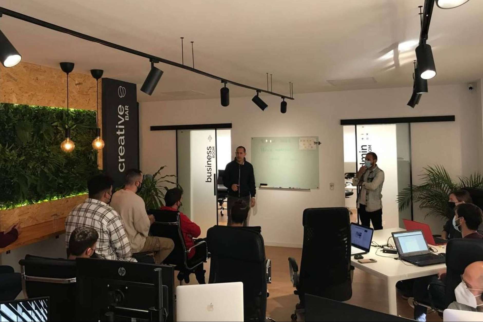 Digitalizar o morir, la importancia de digitalizar una empresa tras el COVID-19, por SEB Creativos