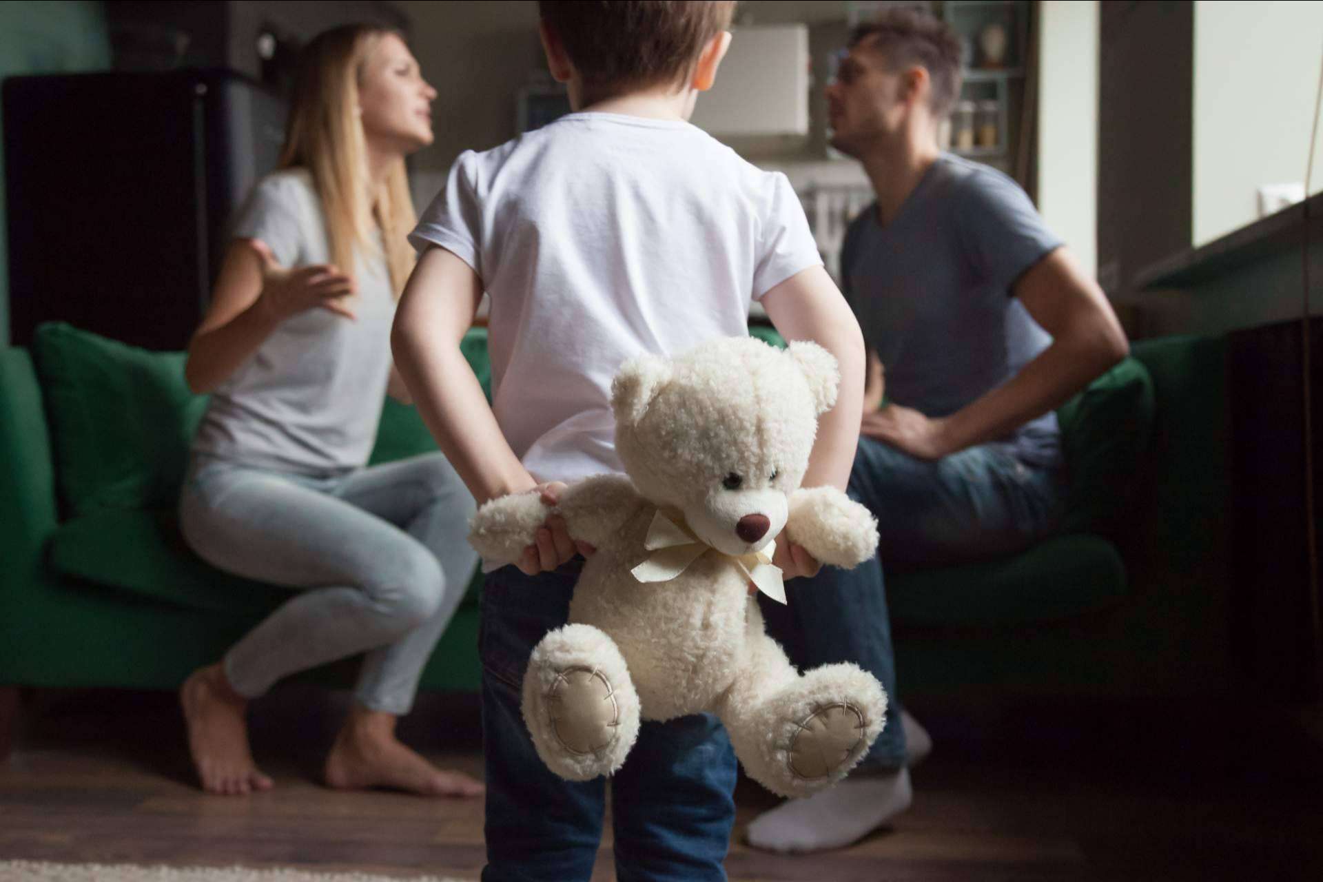 El informe pericial psicológico es clave para determinar el futuro de un menor y de su familia, por Peritajes y Mediación