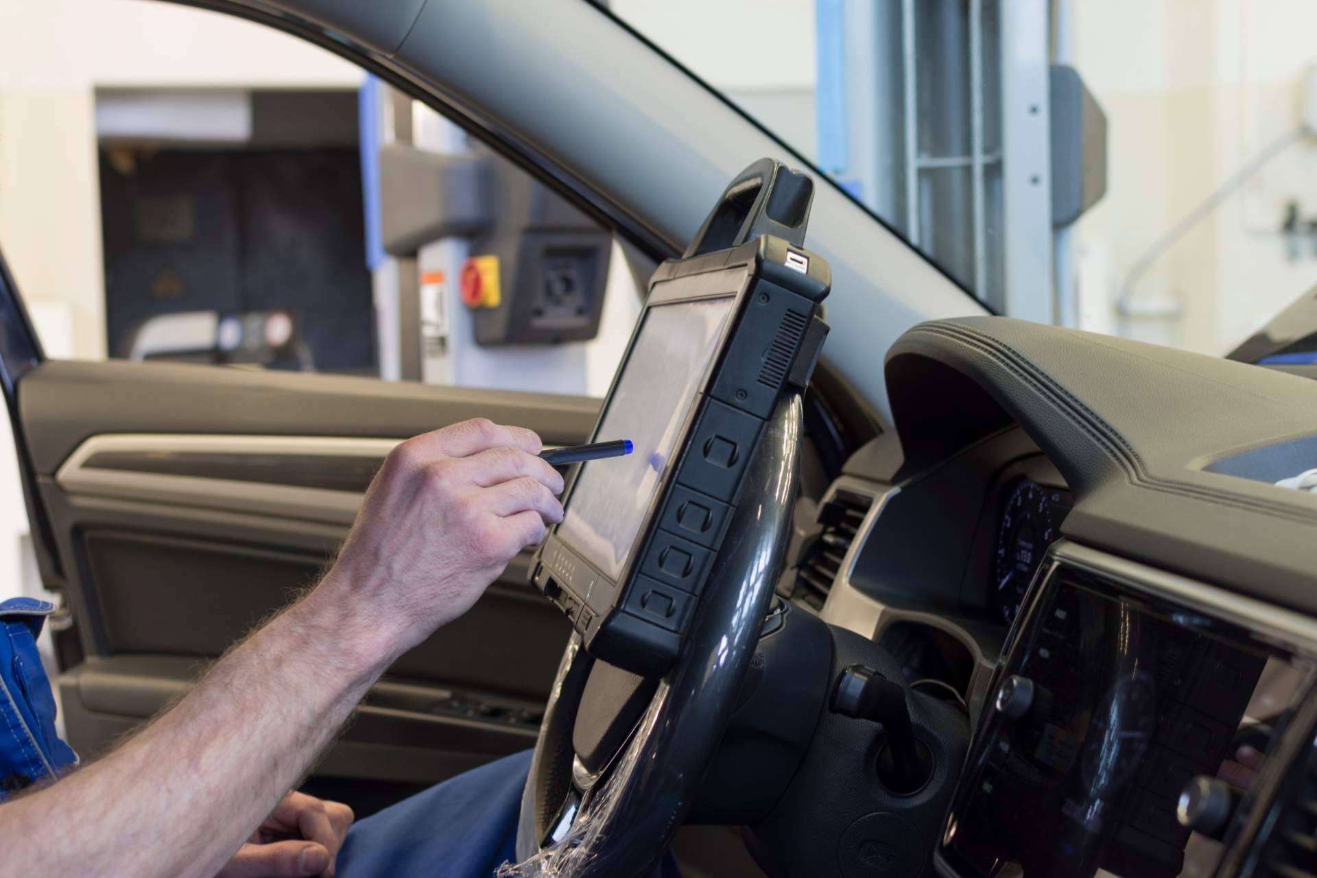 Conocer mejor el estado del vehículo con un test de diagnosis de coches con Test Motor