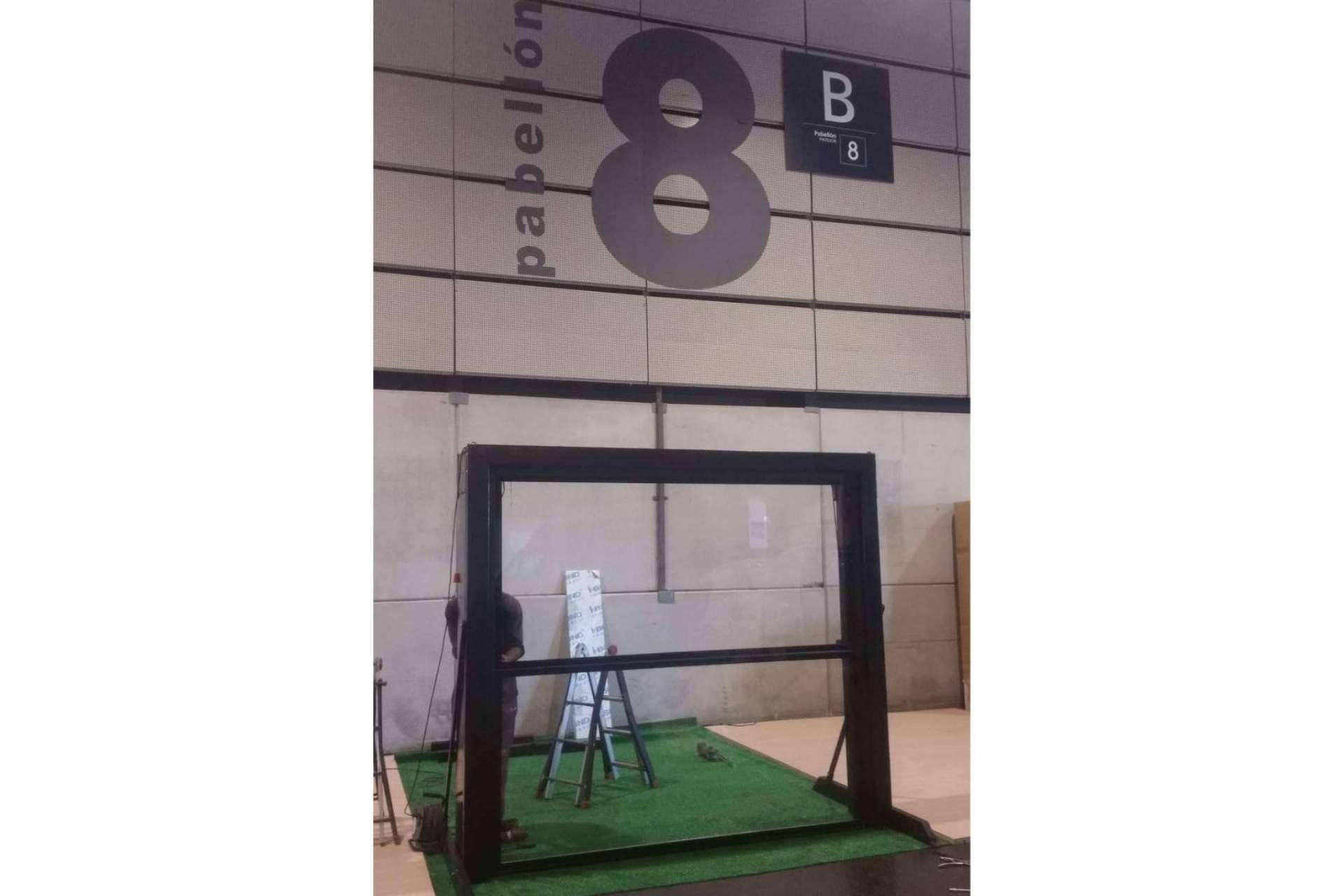 Puertas de garaje adaptadas a los clientes que combinan seguridad y tecnología, de la mano de Overlap
